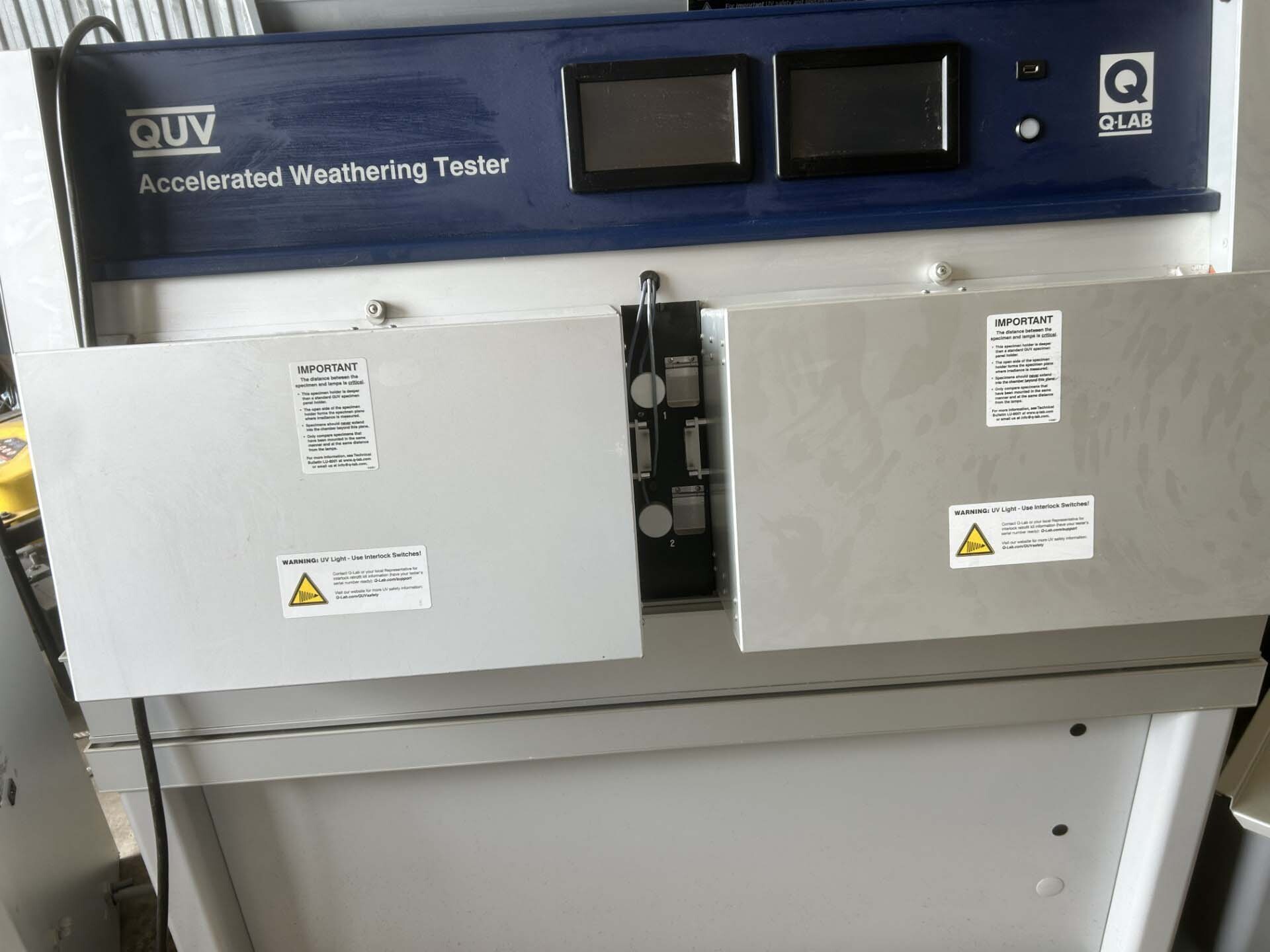 Foto Verwendet Q-LAB QUV Zum Verkauf