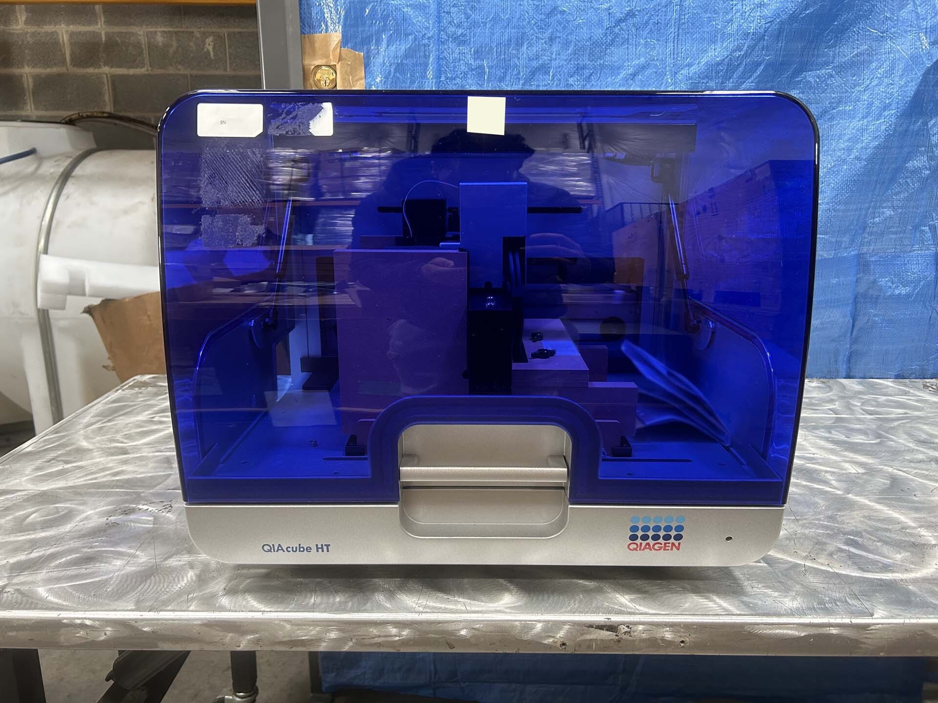 Photo Used QIAGEN QIAcube HT For Sale