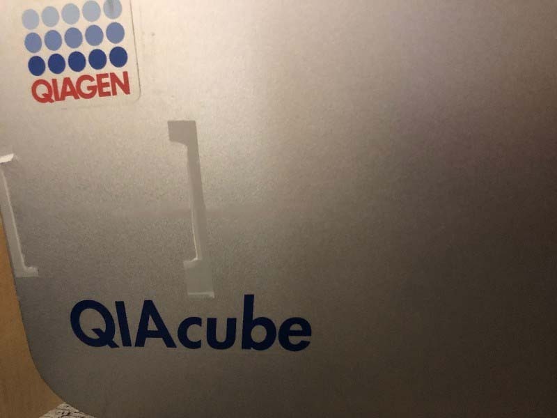 圖為 已使用的 QIAGEN QIAcube 待售