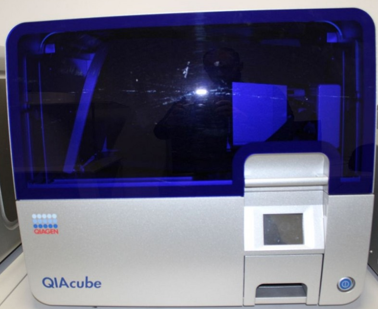 Photo Used QIAGEN QIAcube For Sale