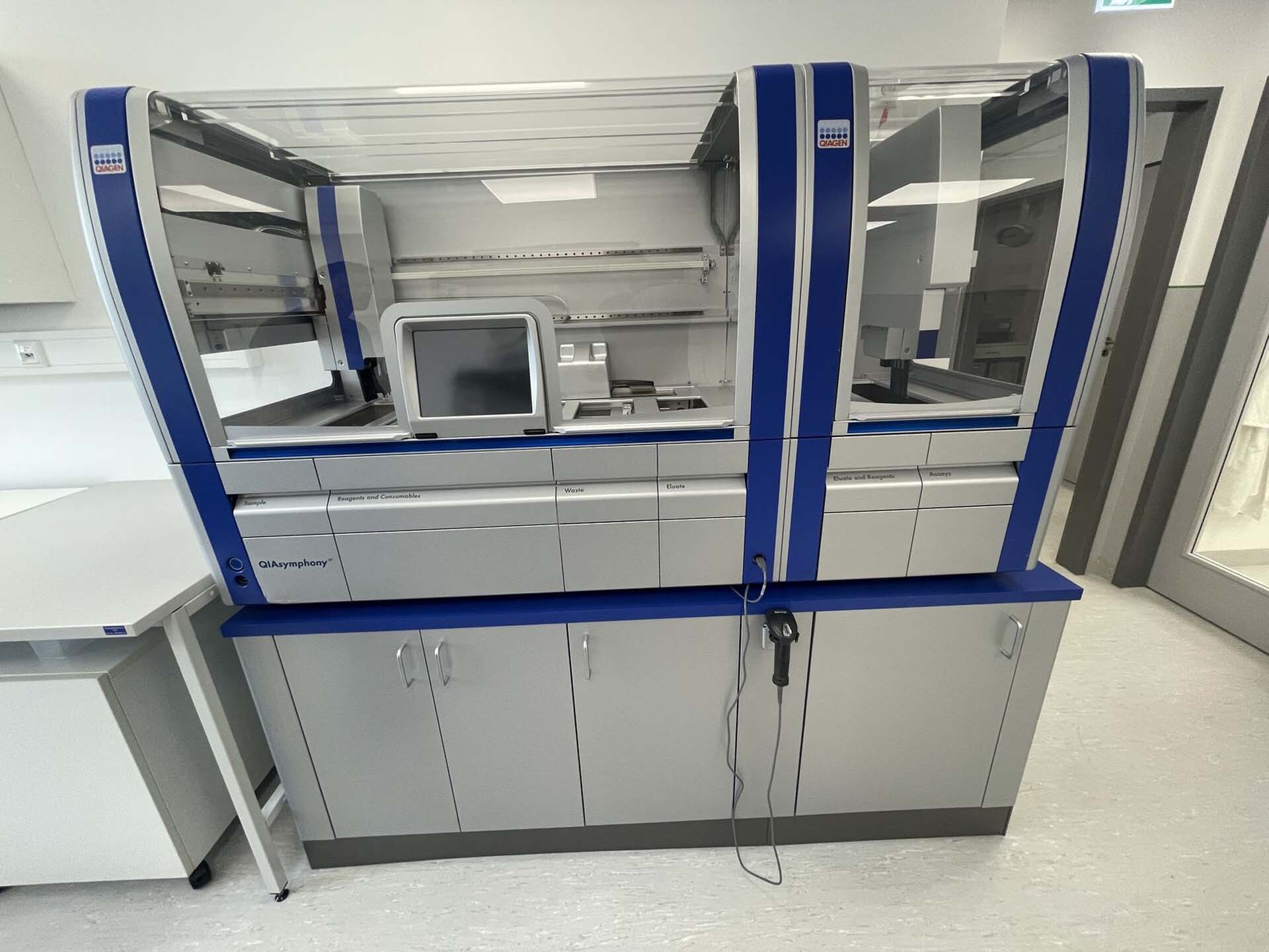 Photo Used QIAGEN QIASymphony For Sale