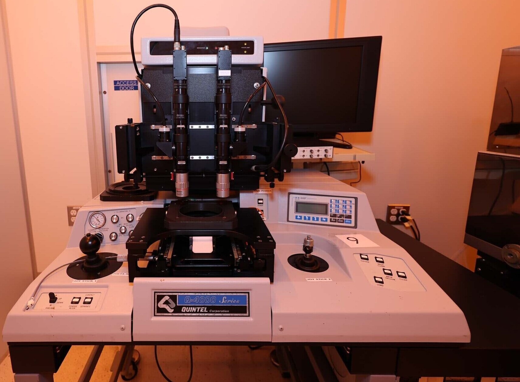 Photo Utilisé QUINTEL / NEUTRONIX Q 4000-6 À vendre
