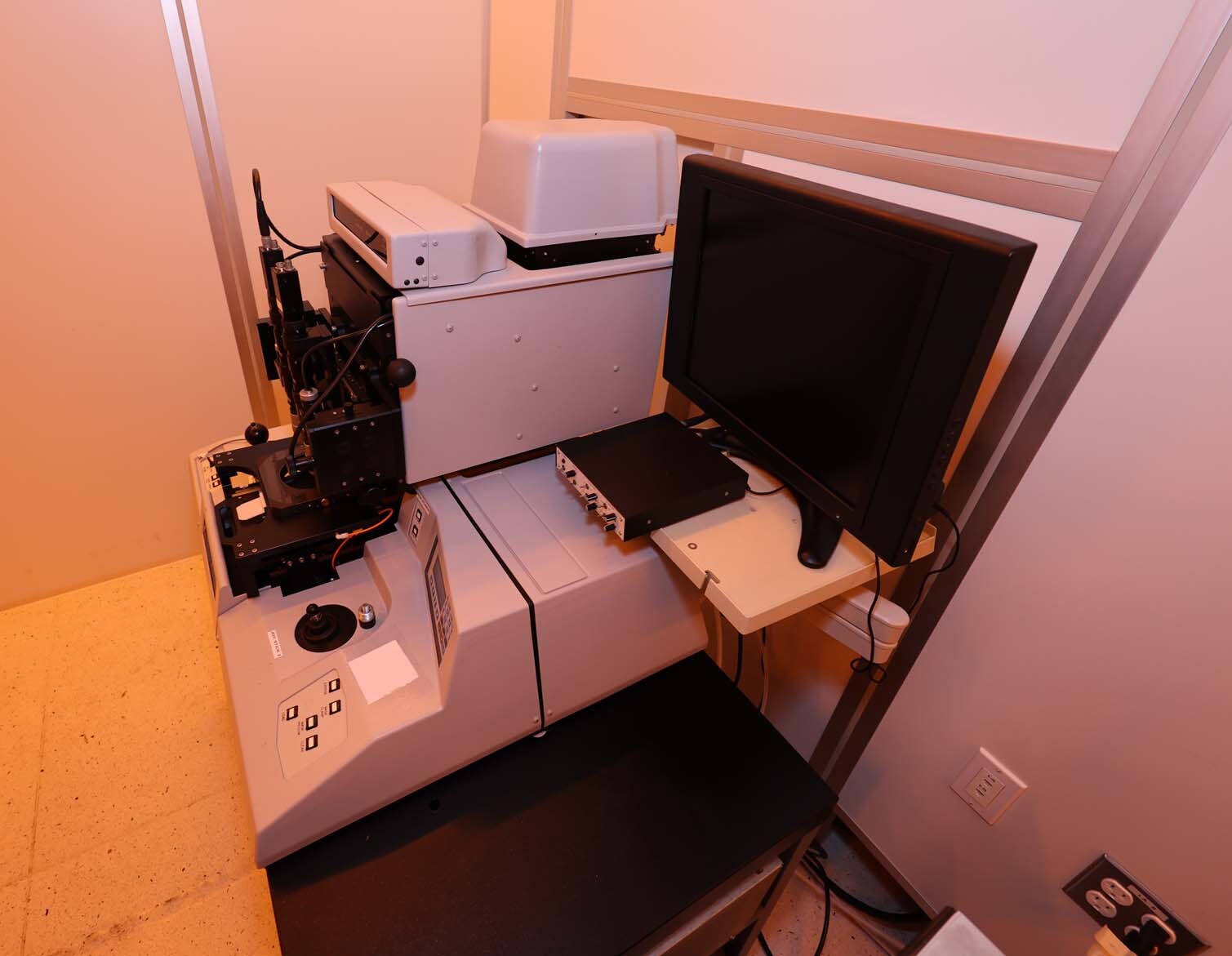 Photo Utilisé QUINTEL / NEUTRONIX Q 4000-6 À vendre