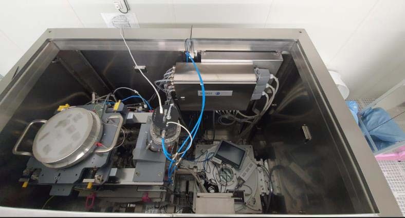 Photo Used RESEARCH INSTRUMENT MBR For Sale