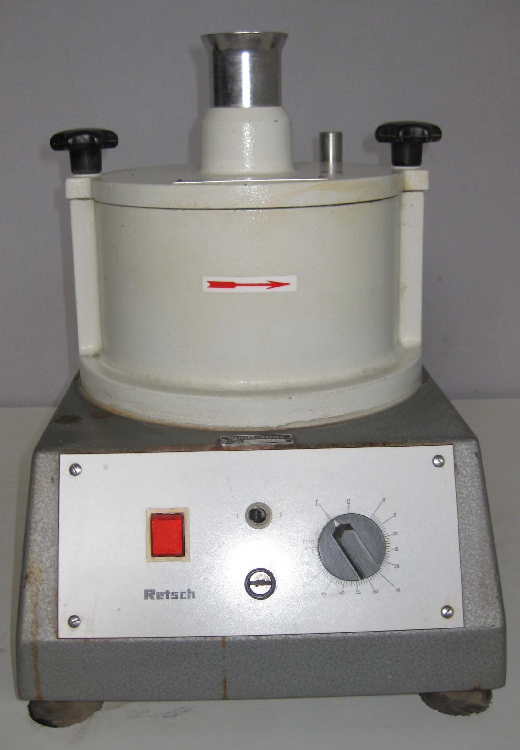 Photo Used RETSCH ZM-100 For Sale
