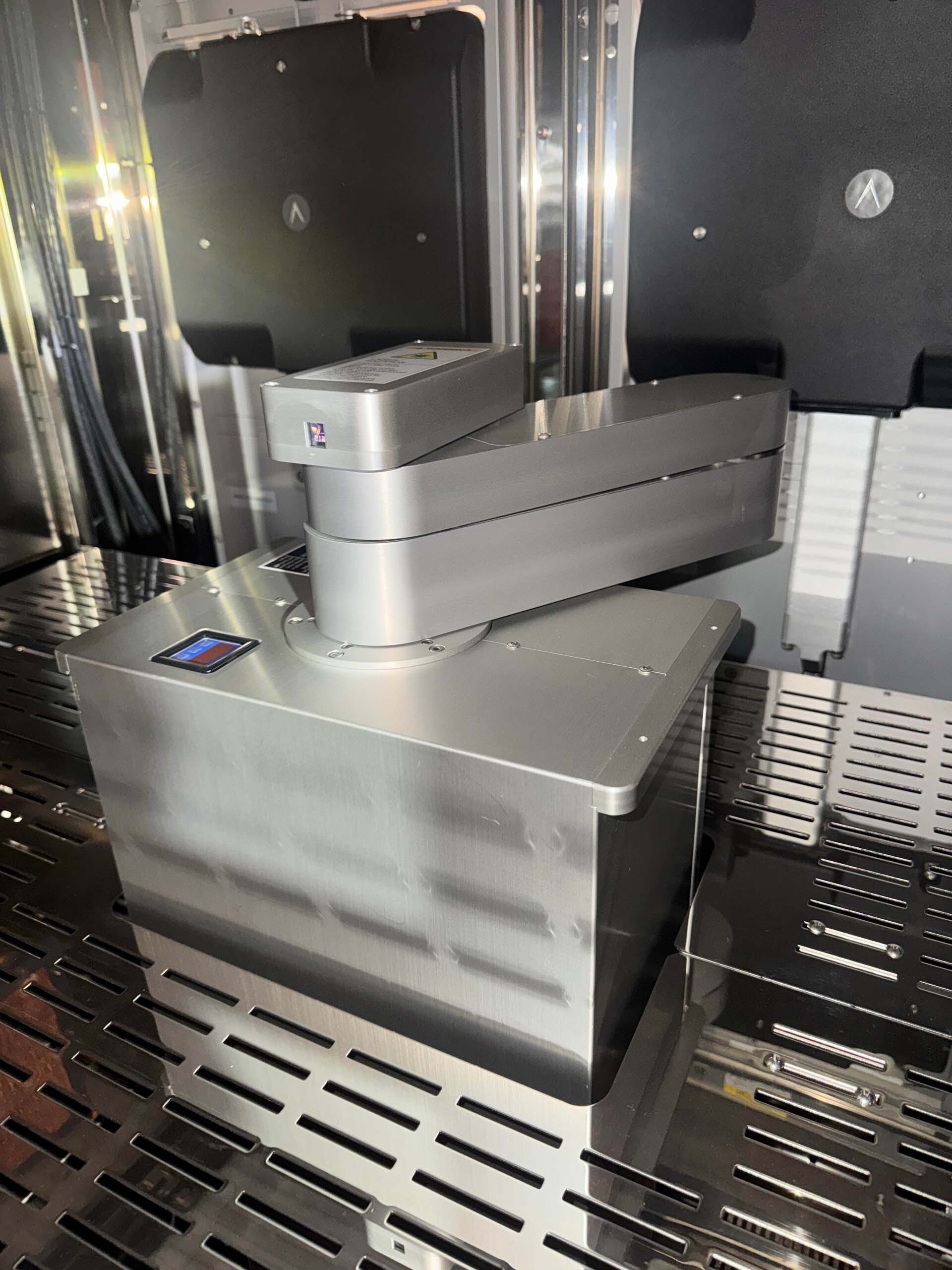 사진 사용됨 RIGAKU TXRF V300 판매용