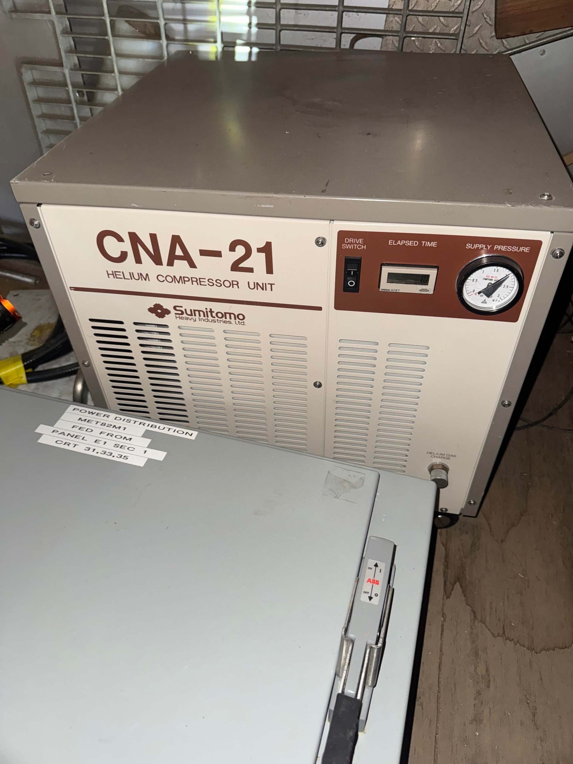사진 사용됨 RIGAKU TXRF V300 판매용