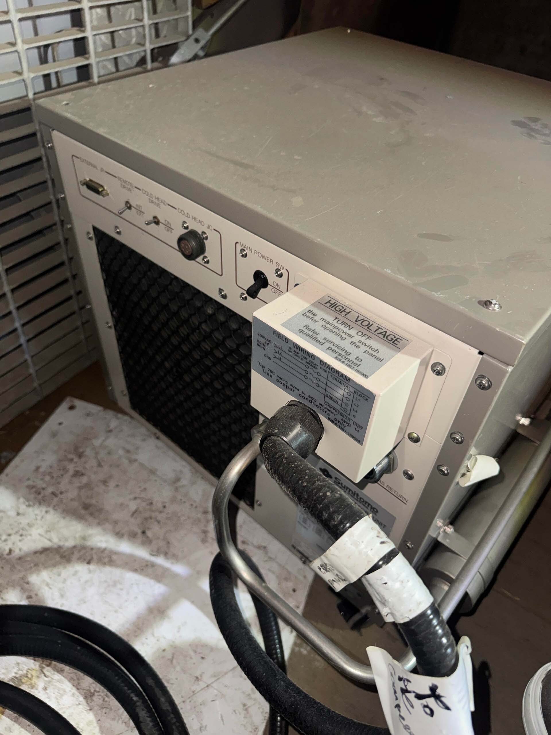사진 사용됨 RIGAKU TXRF V300 판매용