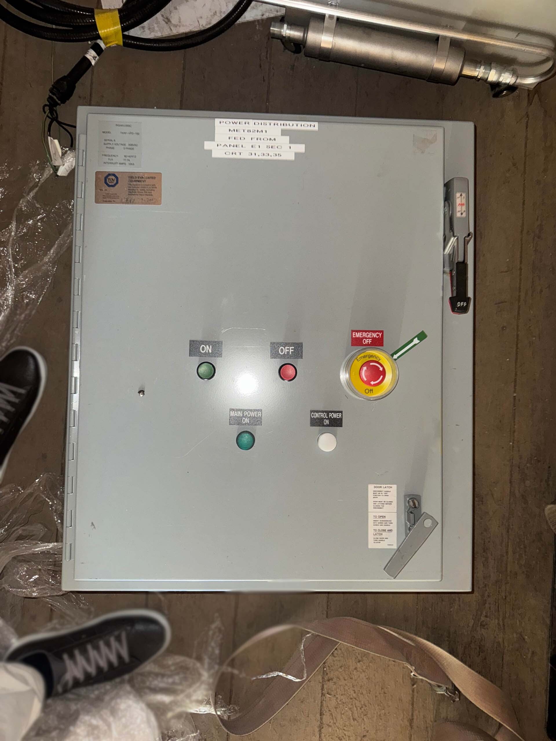 사진 사용됨 RIGAKU TXRF V300 판매용