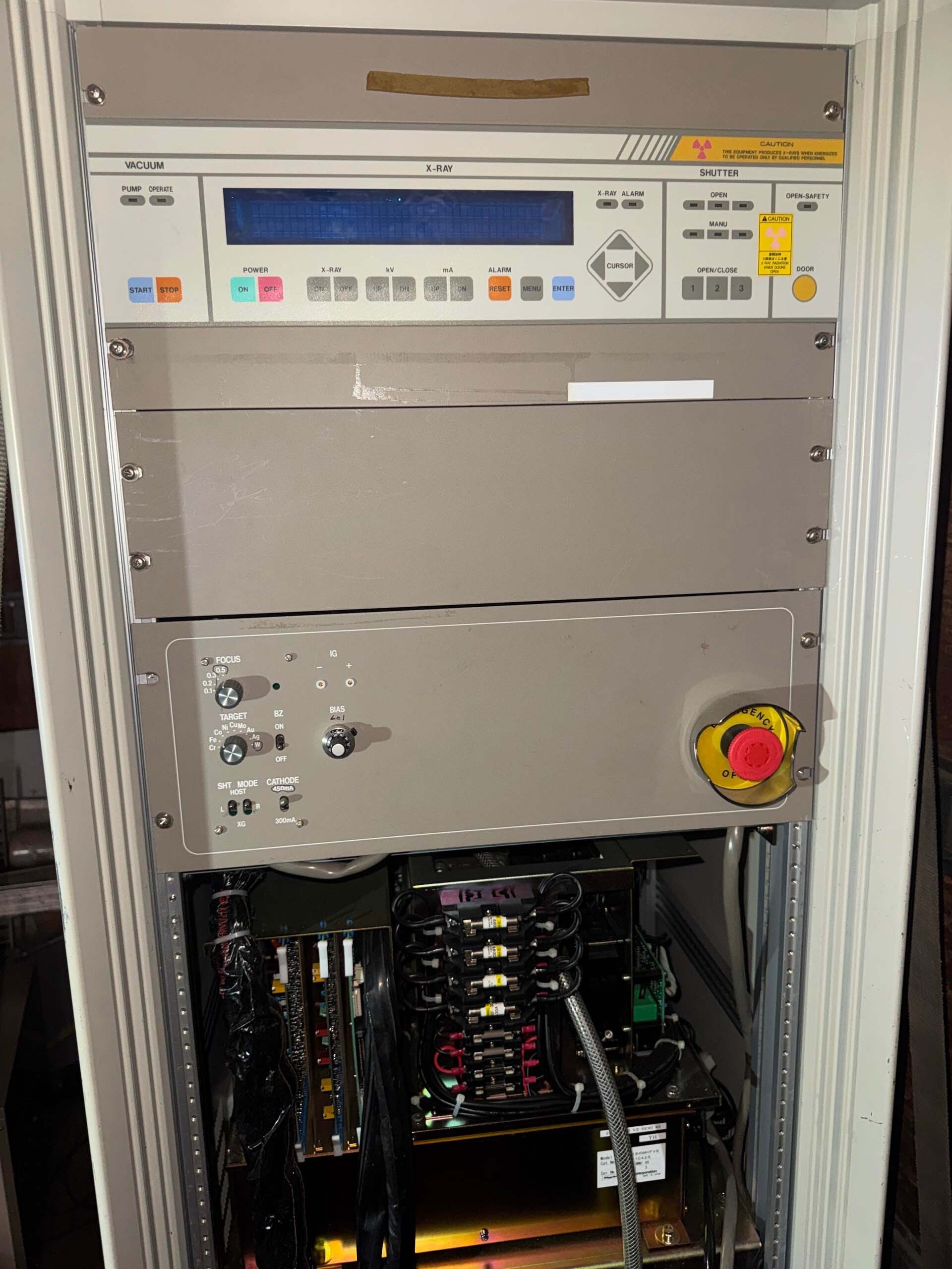 사진 사용됨 RIGAKU TXRF V300 판매용