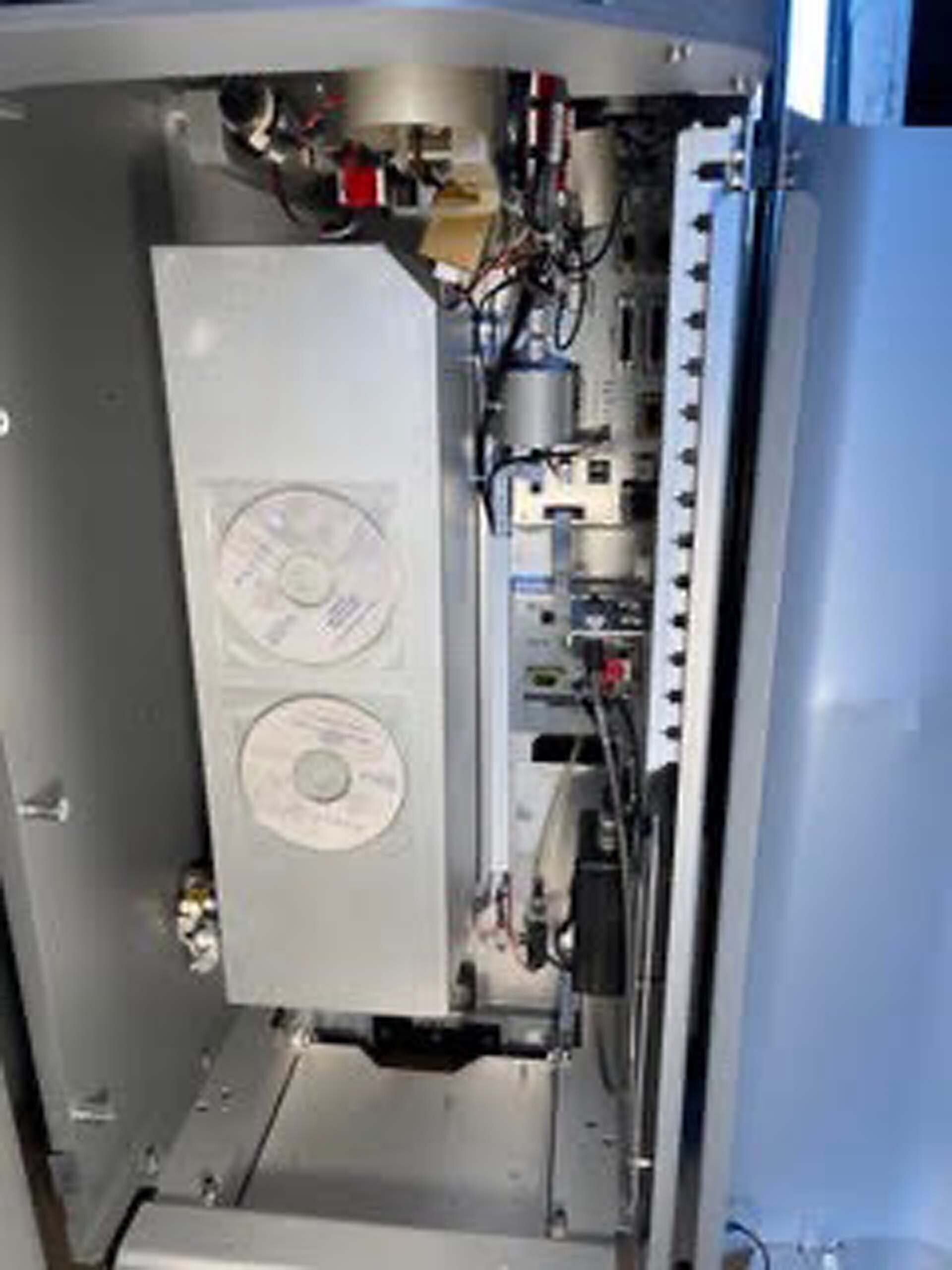 사진 사용됨 RIGAKU TXRF V300 판매용