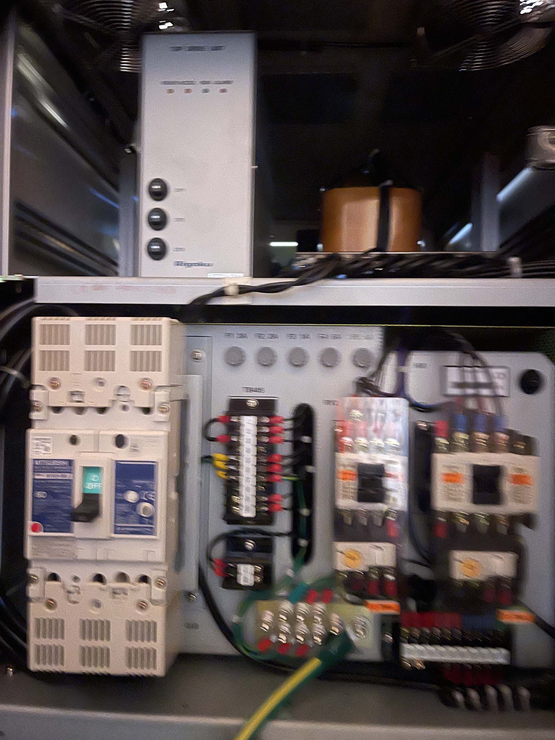 圖為 已使用的 RIGAKU TXRF V300 待售