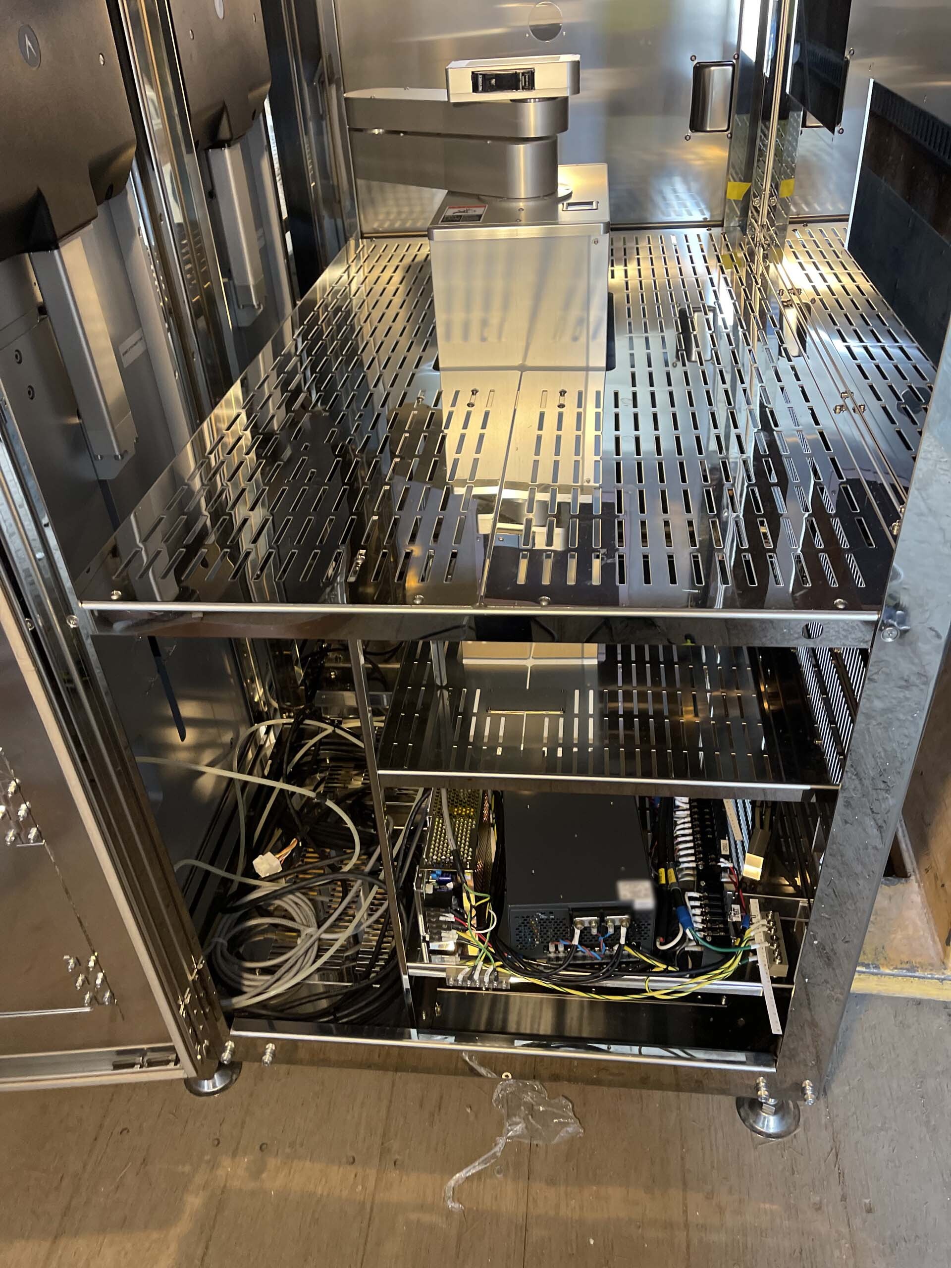 圖為 已使用的 RIGAKU TXRF V300 待售