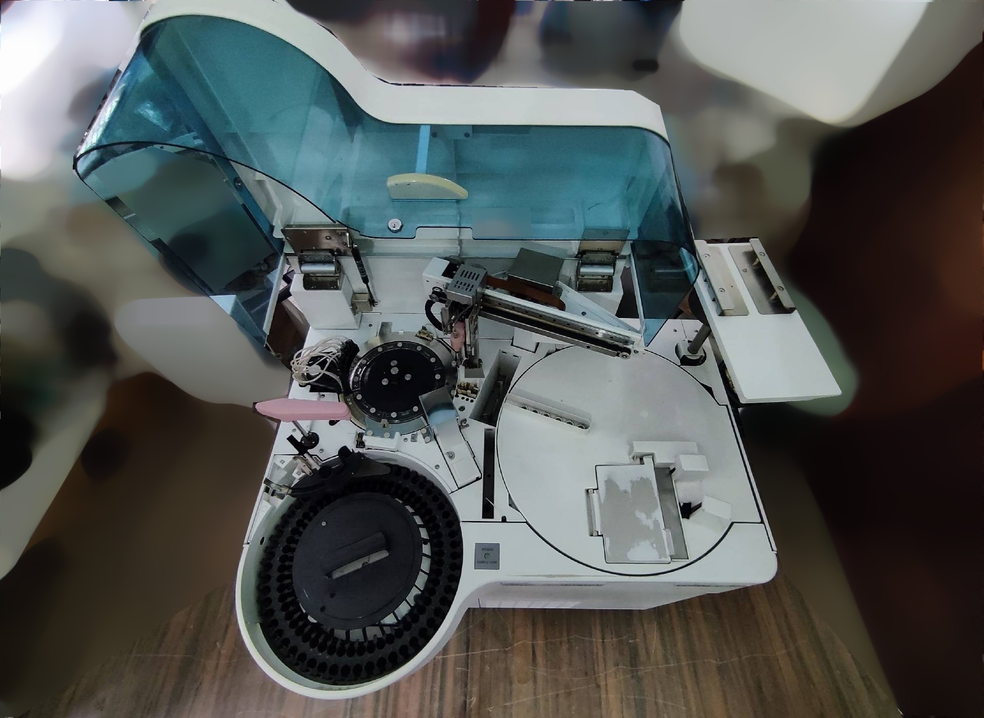 フォト（写真） 使用される ROCHE / HITACHI Cobas c 311 販売のために