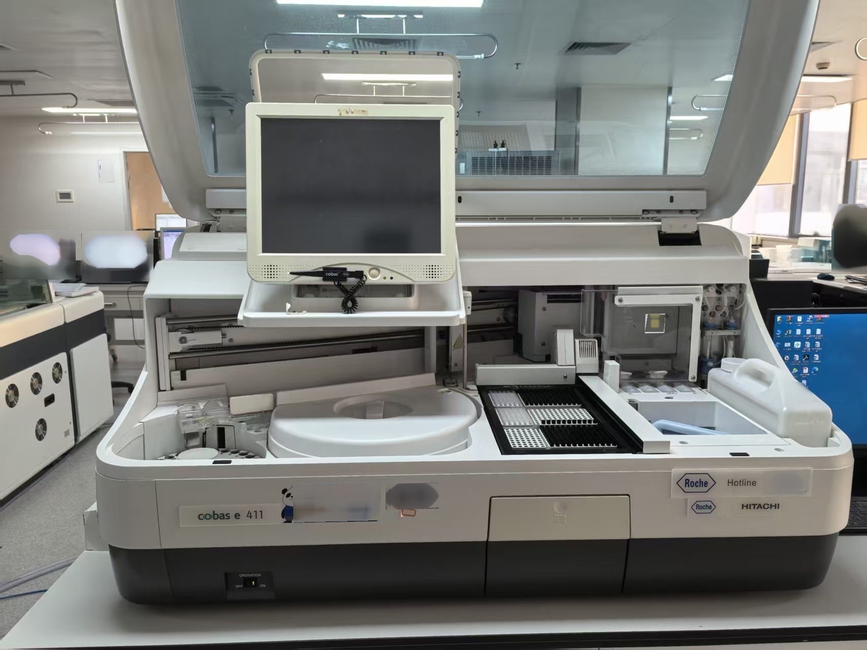 사진 사용됨 ROCHE / HITACHI Cobas e 411 판매용