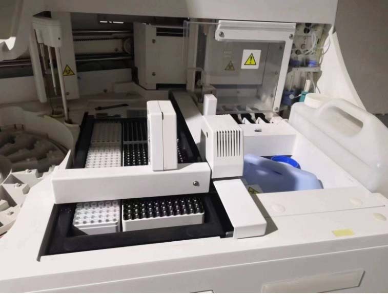 Photo Used ROCHE Cobas E411 For Sale