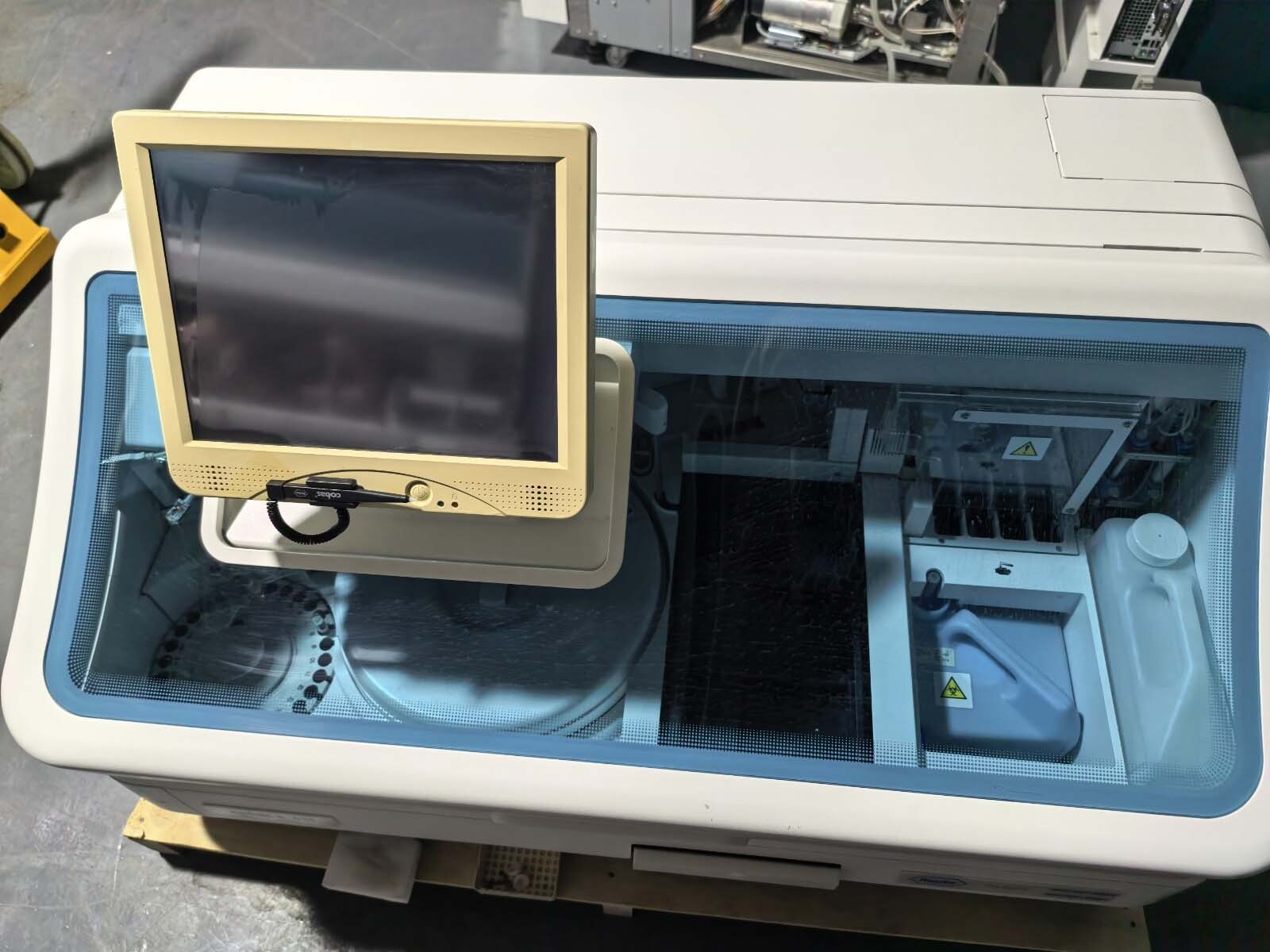 사진 사용됨 ROCHE Cobas E411 판매용