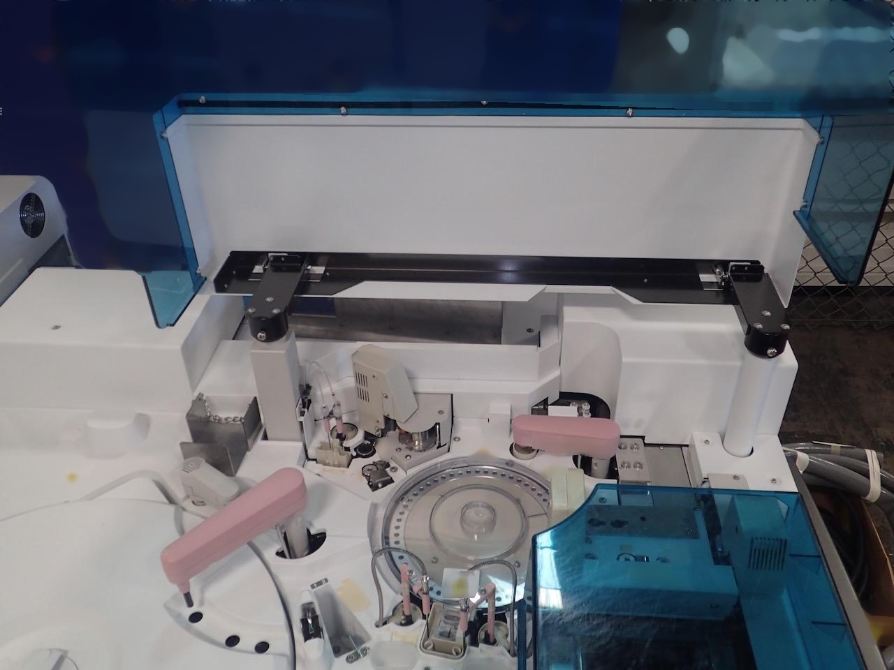 사진 사용됨 ROCHE Cobas E602 판매용