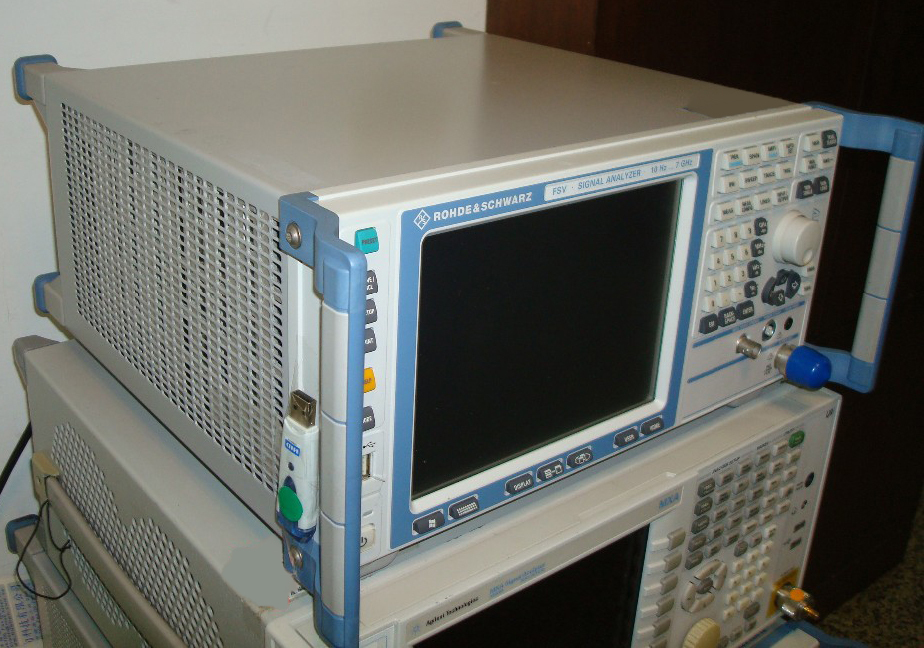 Photo Used ROHDE & SCHWARZ FSV7 For Sale