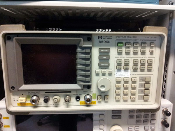 Photo Used ROHDE & SCHWARZ HP MW For Sale