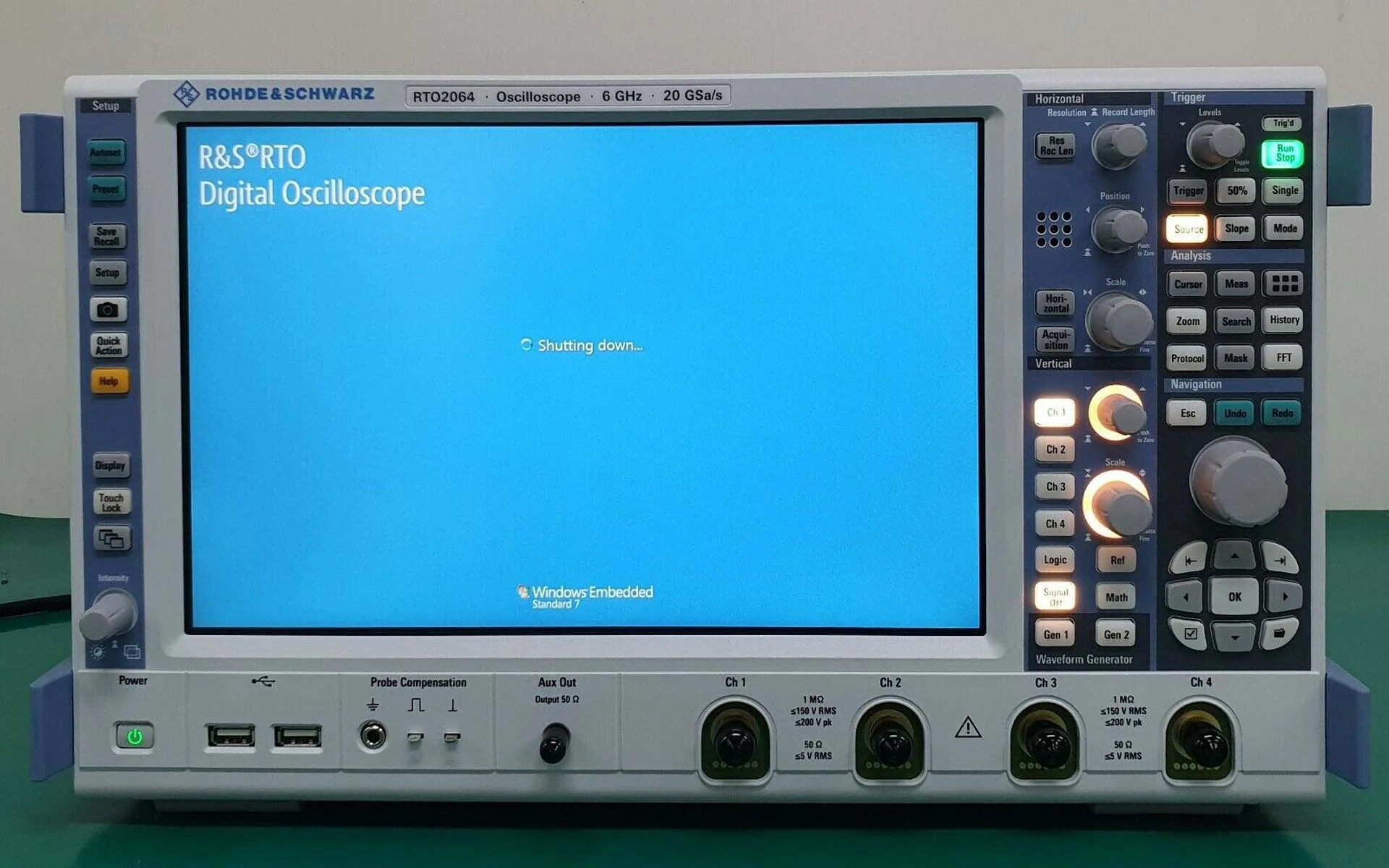 ROHDE & SCHWARZ RTO2064 Electronic Test Equipment used for