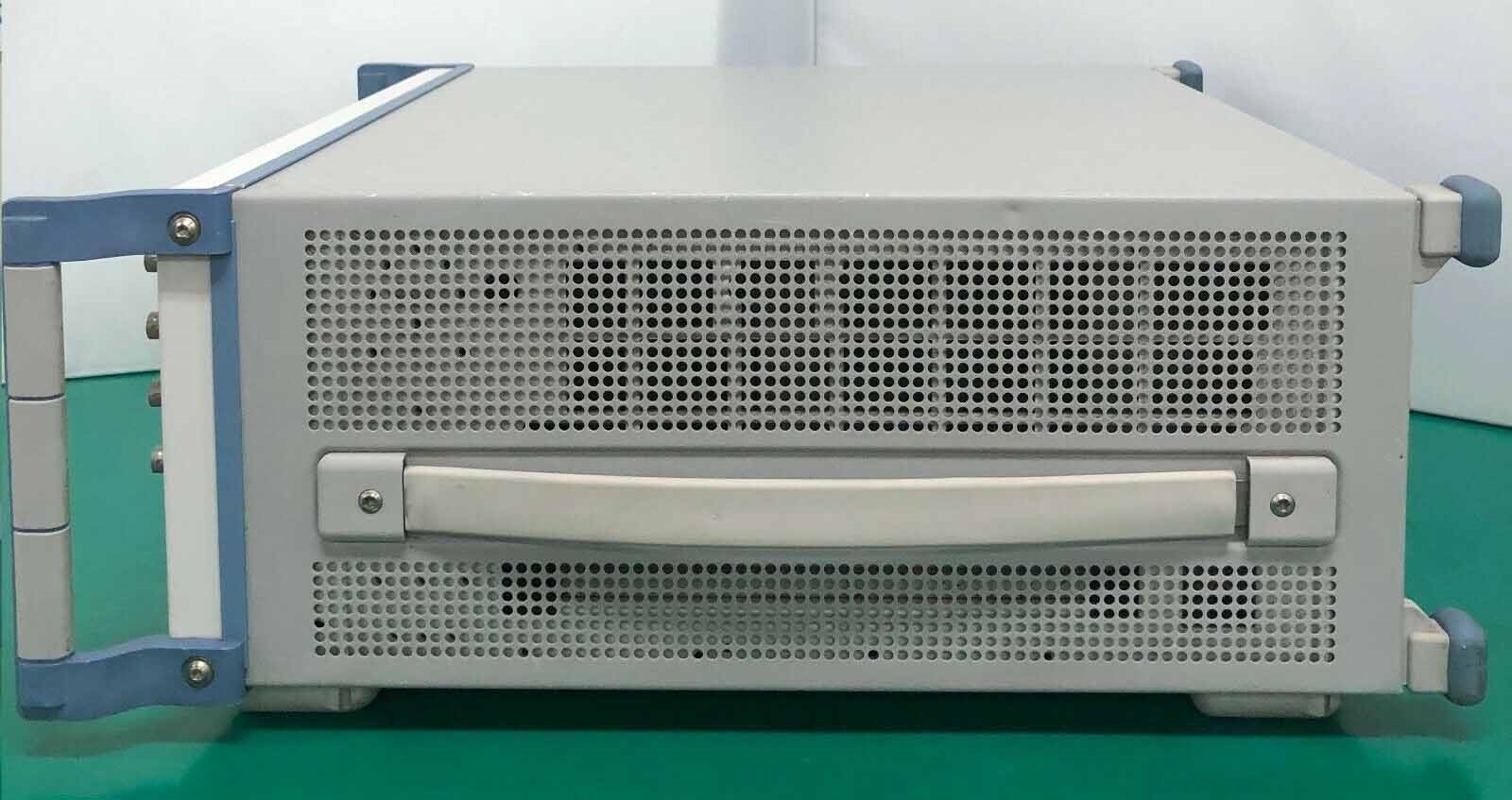 圖為 已使用的 ROHDE & SCHWARZ SMJ100A 待售