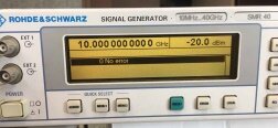 Foto Verwendet ROHDE & SCHWARZ SMR40 Zum Verkauf