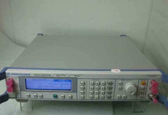 Photo Used ROHDE & SCHWARZ SMR20 For Sale