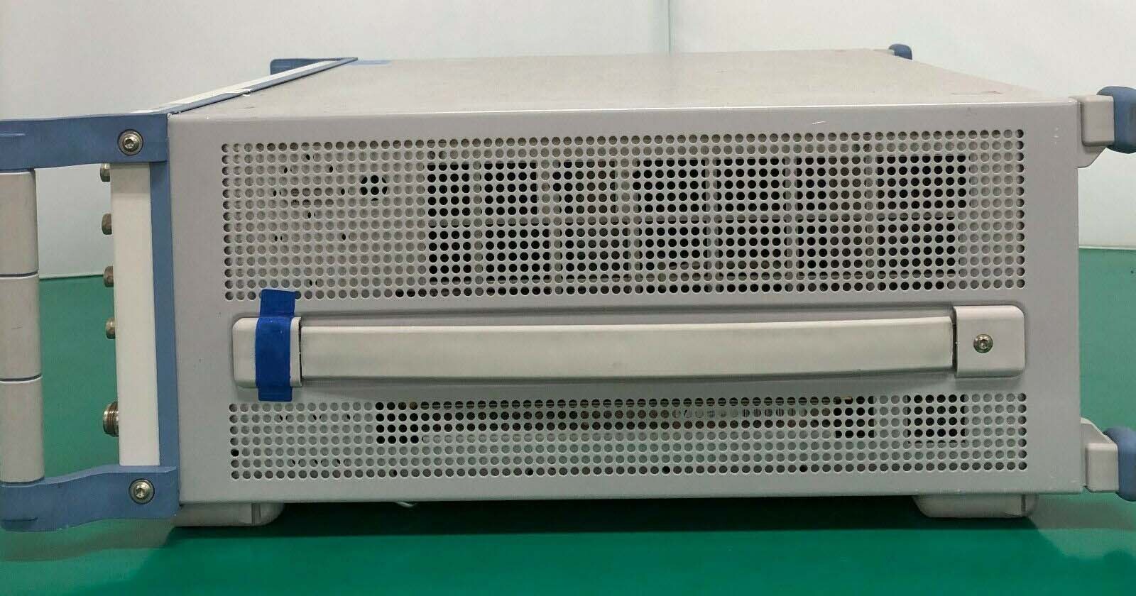 图为 已使用的 ROHDE & SCHWARZ SMU200A 待售