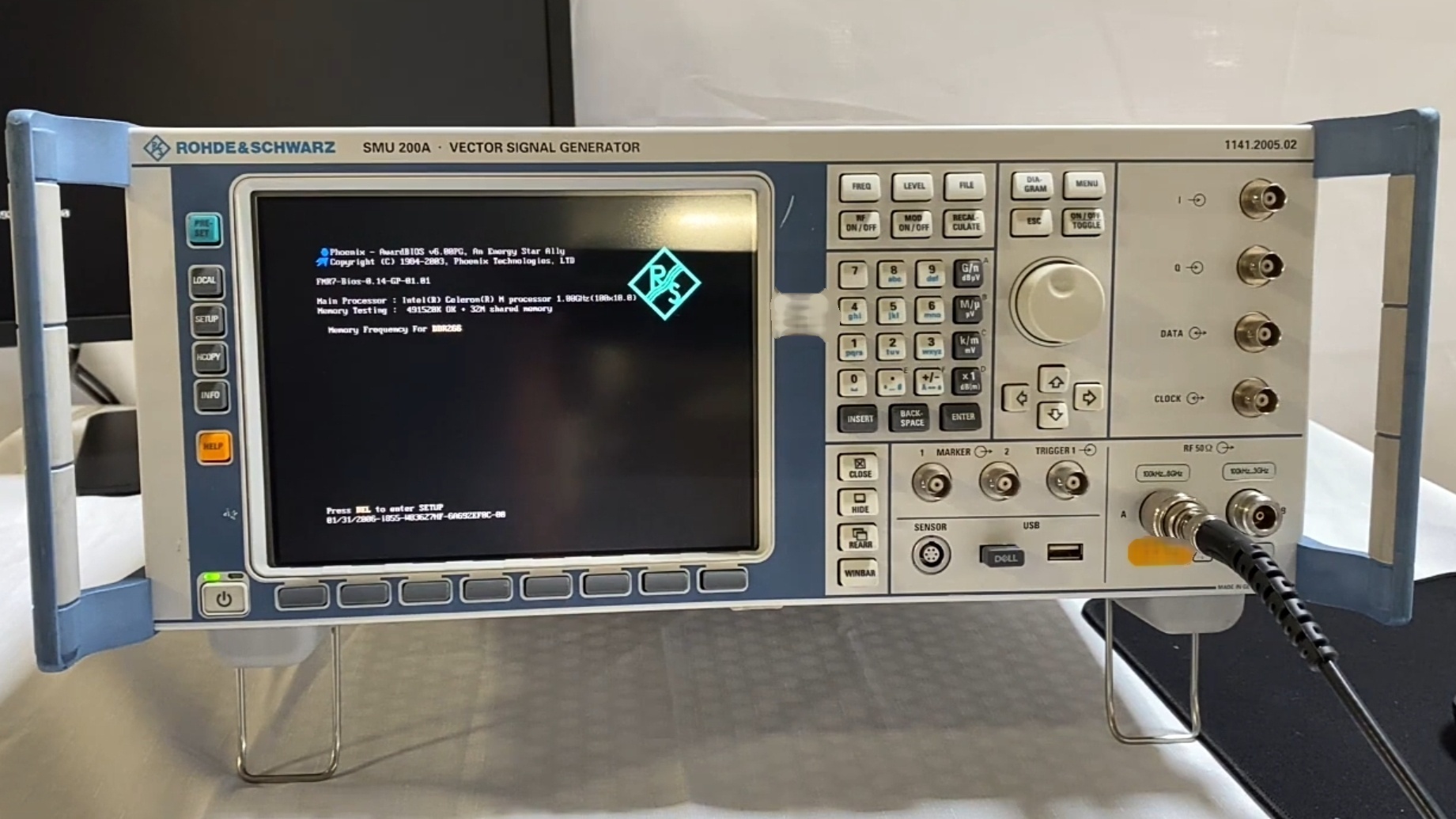 사진 사용됨 ROHDE & SCHWARZ SMU200A 판매용