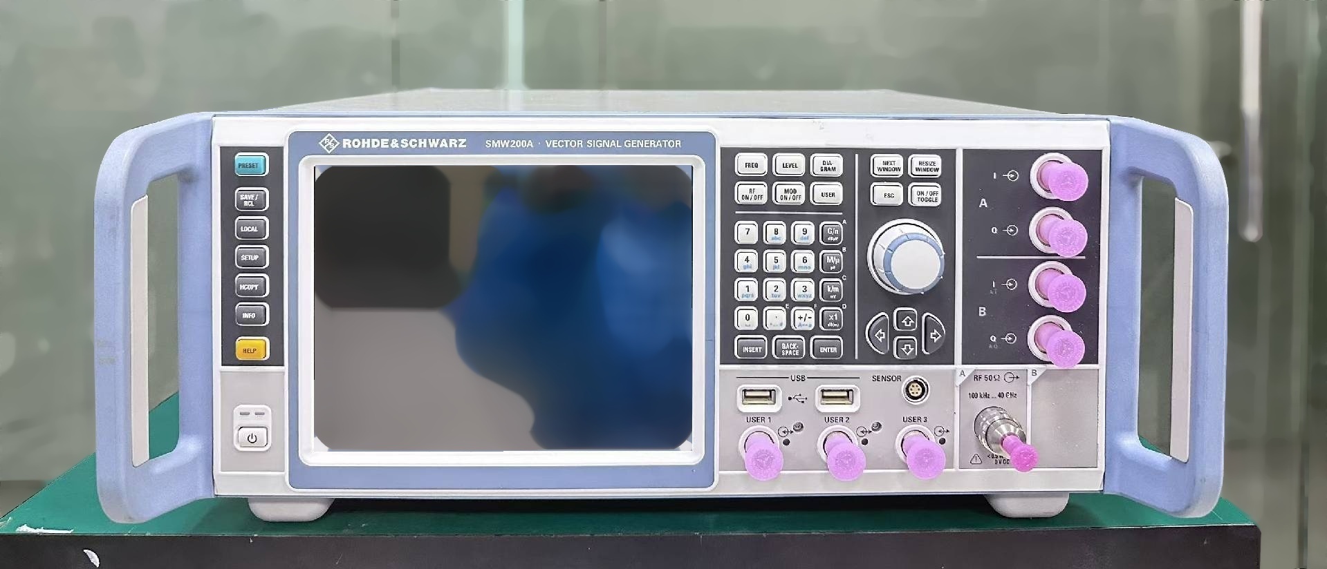 フォト（写真） 使用される ROHDE & SCHWARZ SMW200A 販売のために