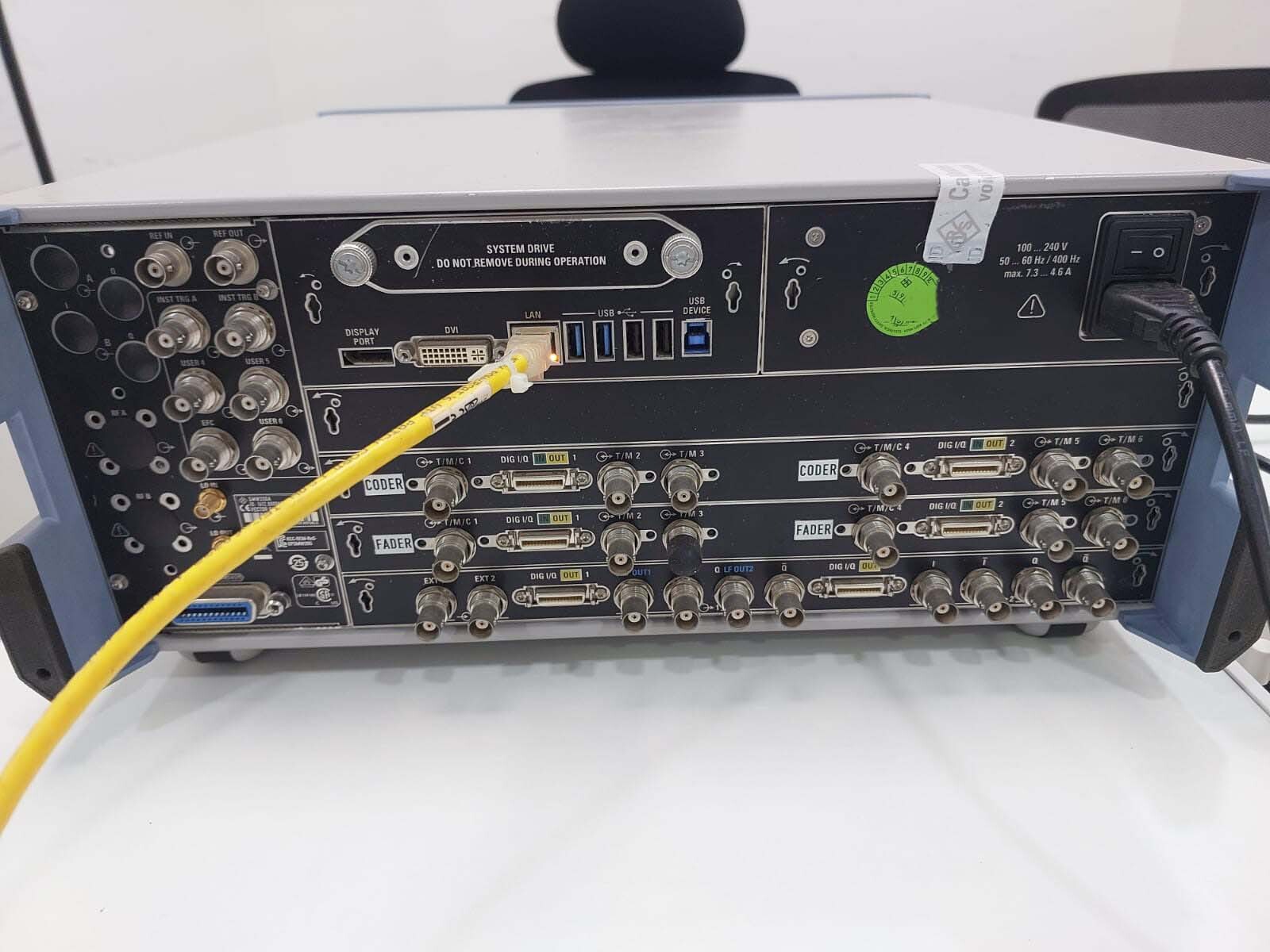 사진 사용됨 ROHDE & SCHWARZ SMW200A 판매용