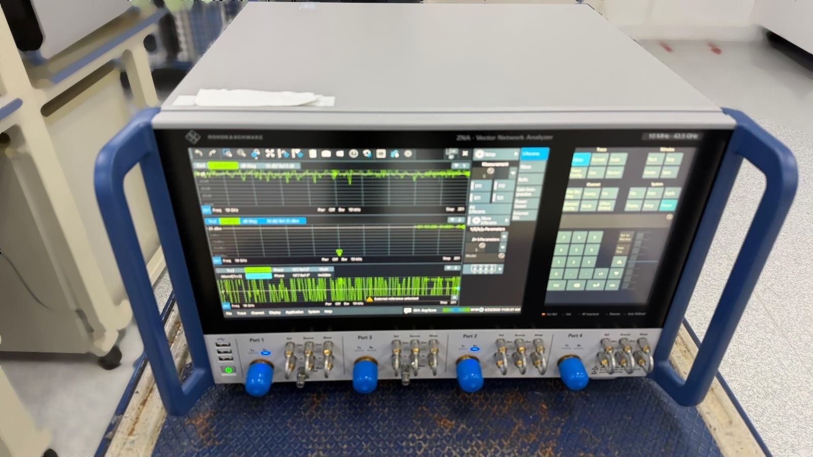 Photo Utilisé ROHDE & SCHWARZ ZNA43 À vendre