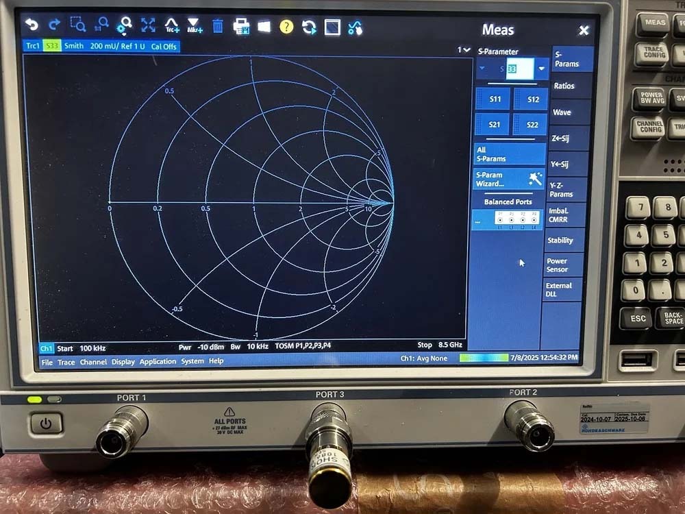 图为 已使用的 ROHDE & SCHWARZ ZNB8 待售