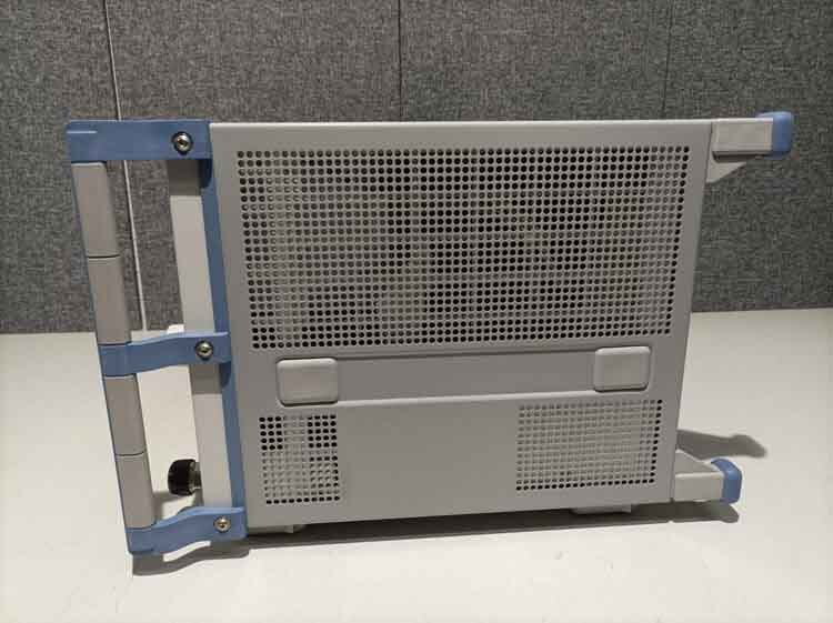 フォト（写真） 使用される ROHDE & SCHWARZ ZVB20 販売のために