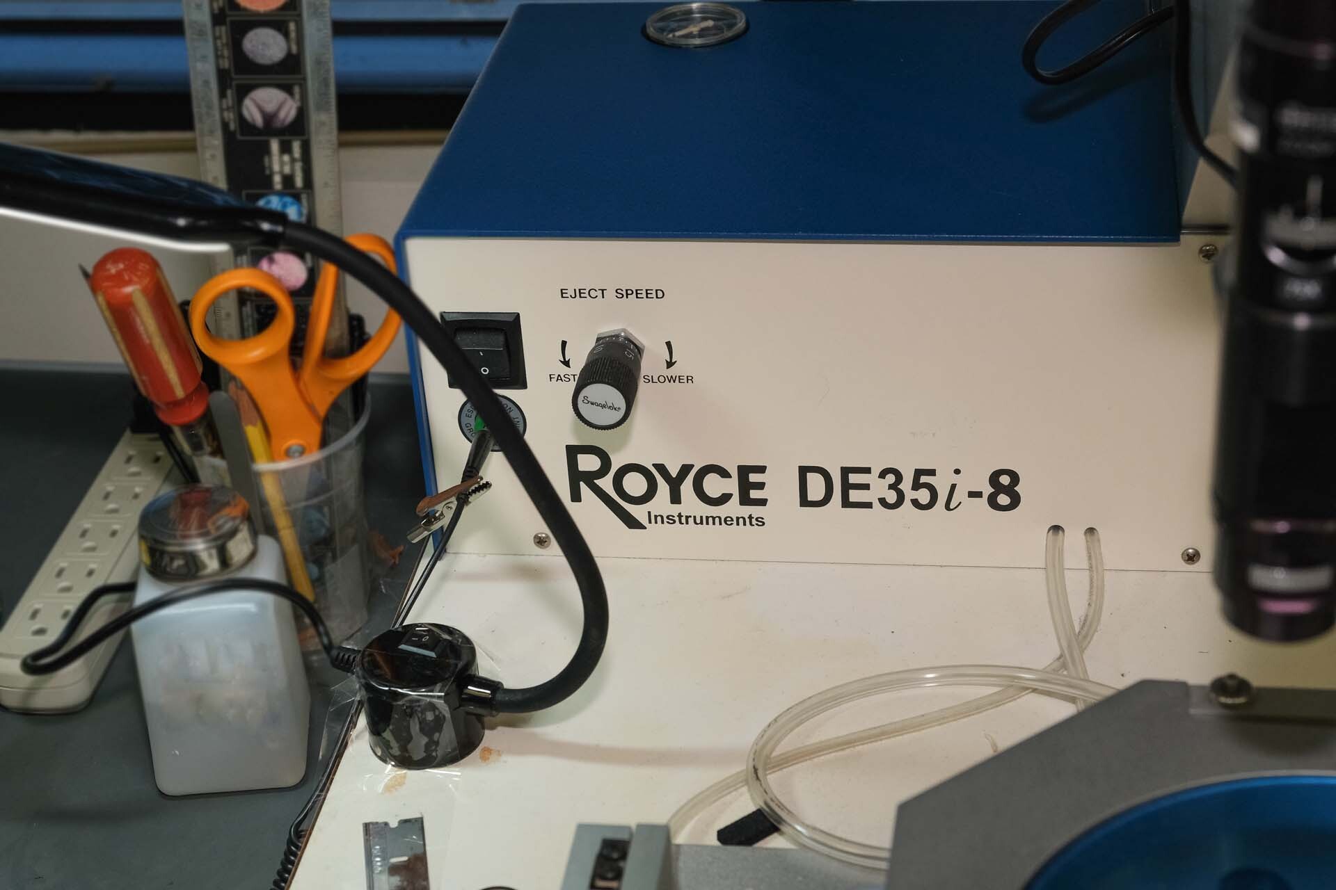 Photo Used ROYCE DE35i-8 For Sale