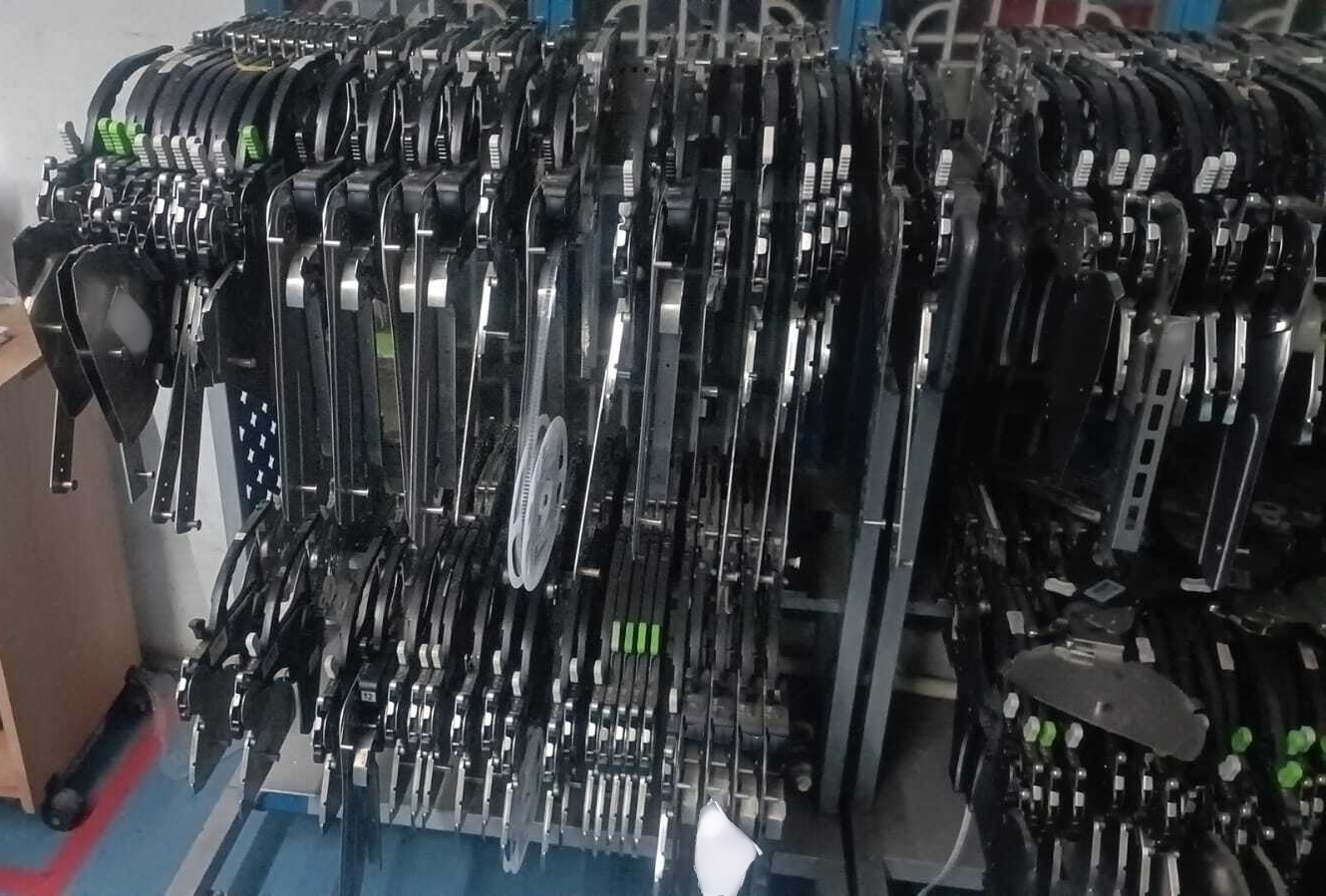 圖為 已使用的 SAMSUNG Lot of feeders 待售