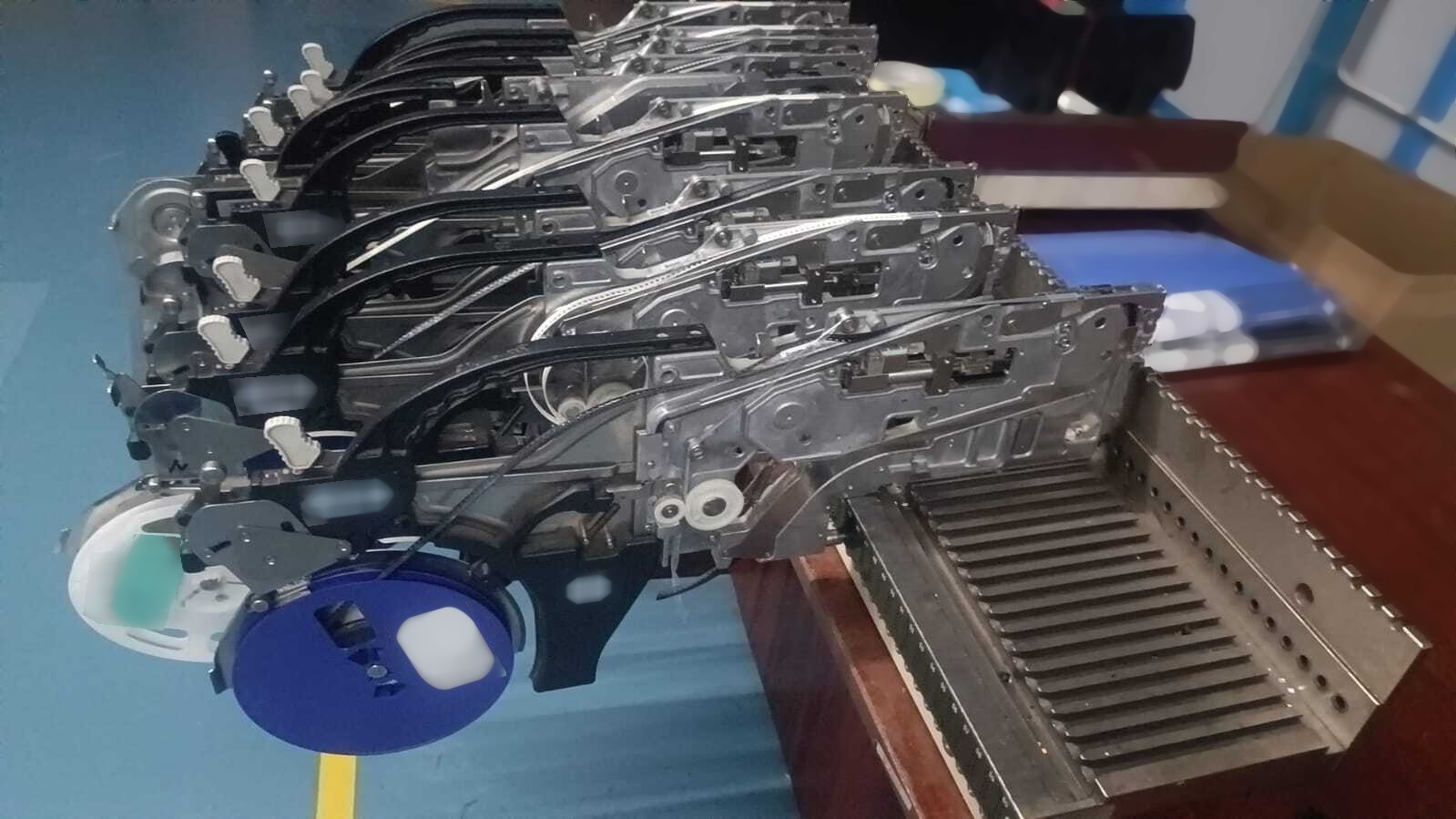 圖為 已使用的 SAMSUNG Lot of feeders 待售