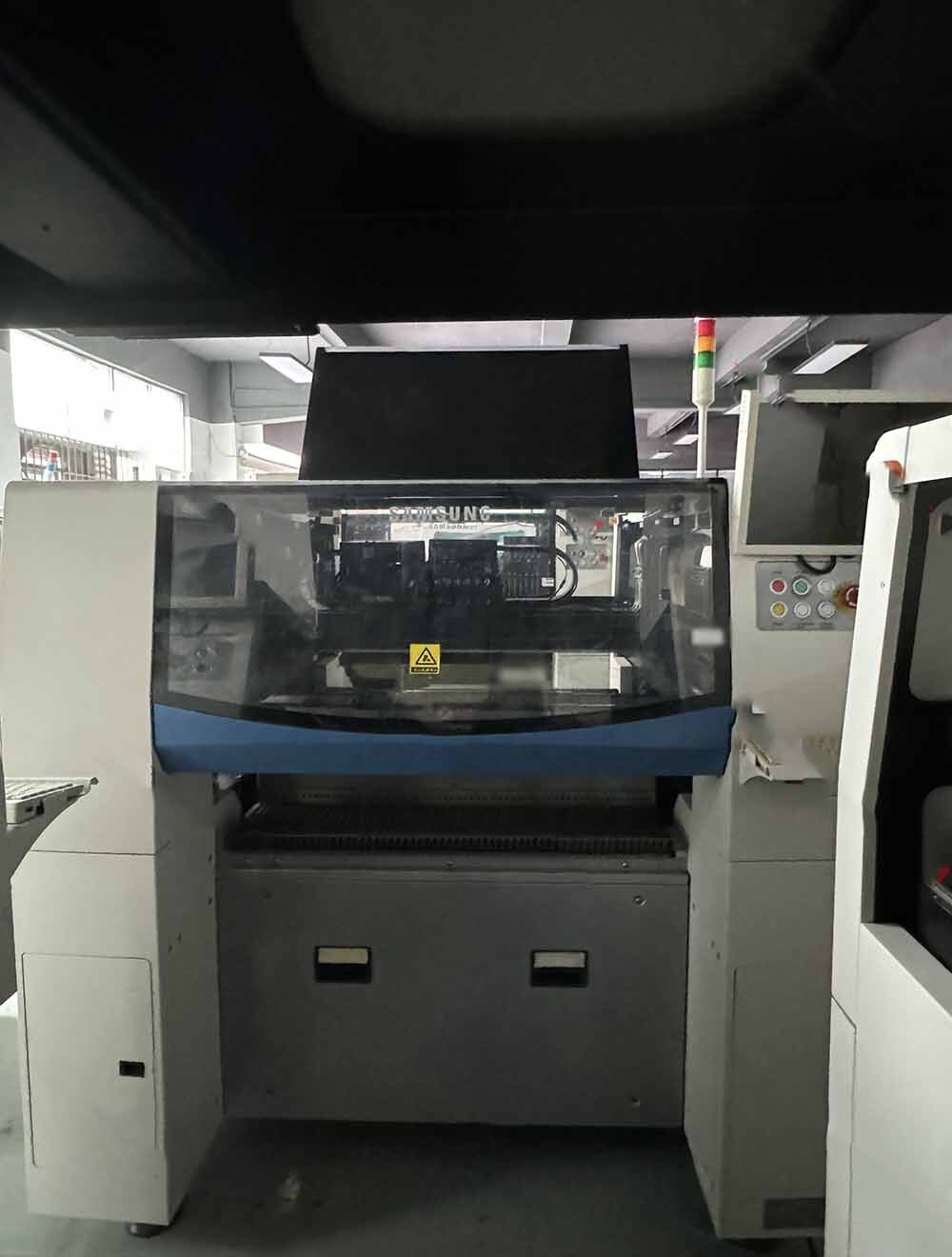 Photo Used SAMSUNG SM-411F For Sale