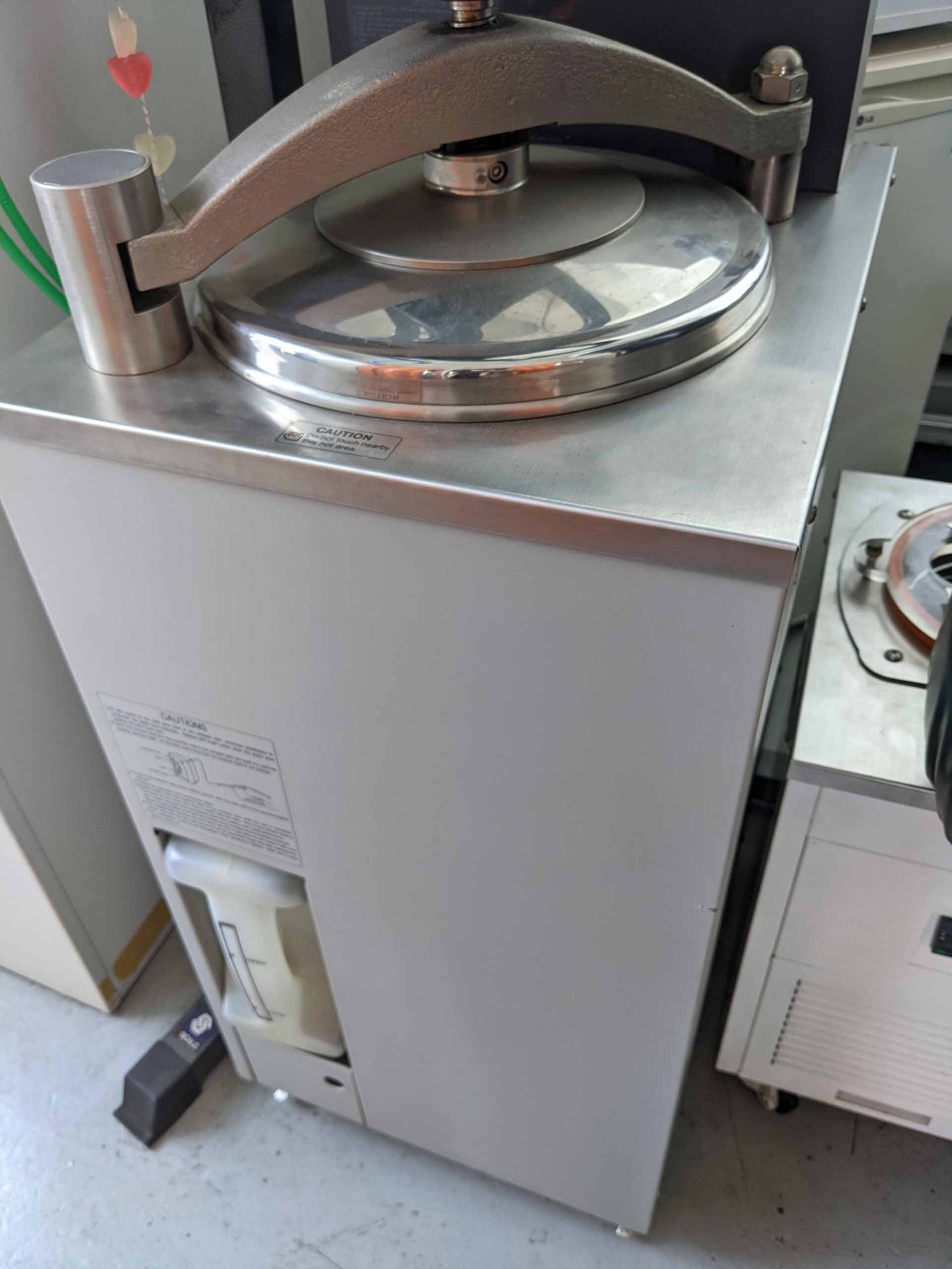Photo Used SANYO Autoclave MLS-3020 For Sale