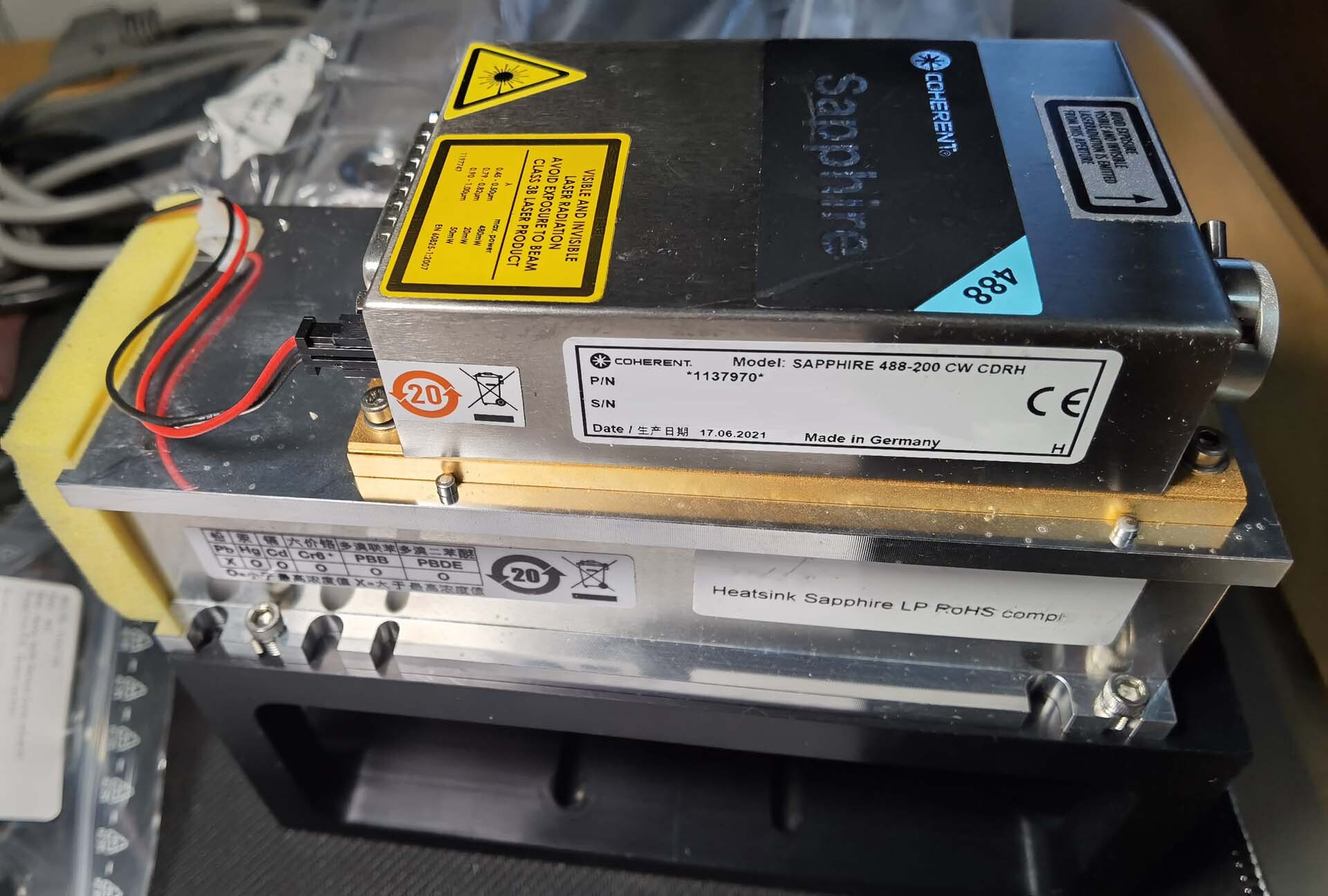 Foto Verwendet COHERENT Sapphire 488-200 CWCDRH Zum Verkauf