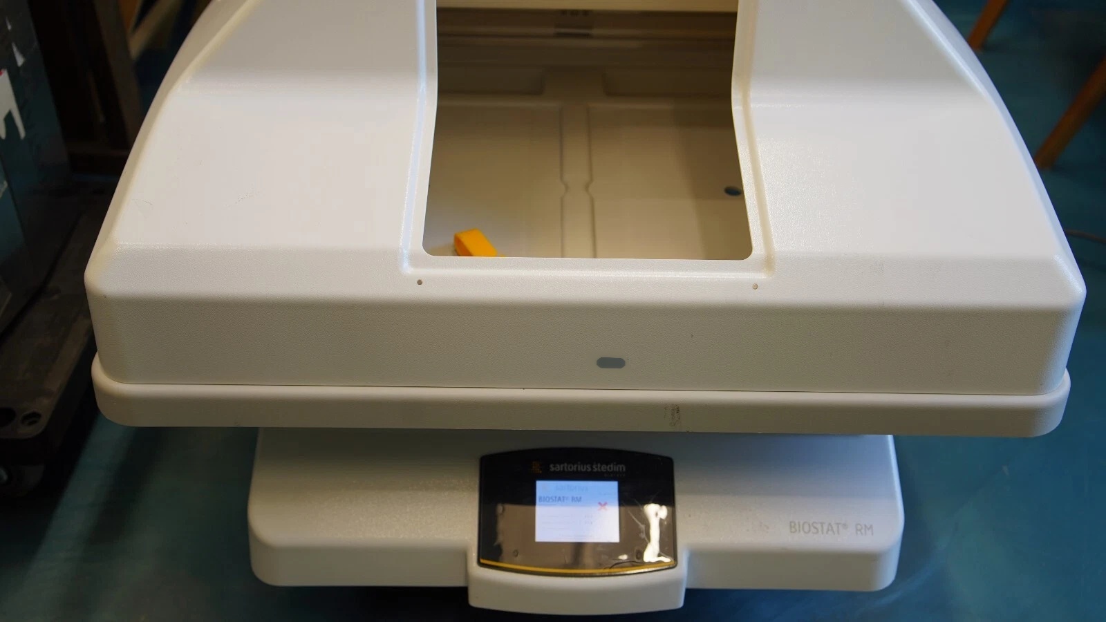 Photo Used SARTORIUS BIOSTAT RM 20/50 Basic For Sale