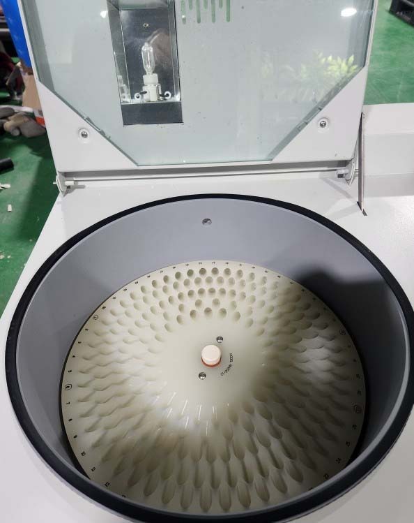 フォト（写真） 使用される SAVANT / THERMO FISHER SpeedVac SPD2010-220 販売のために