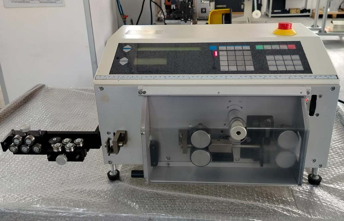 Photo Used SCHLEUNIGER CS 9050 For Sale