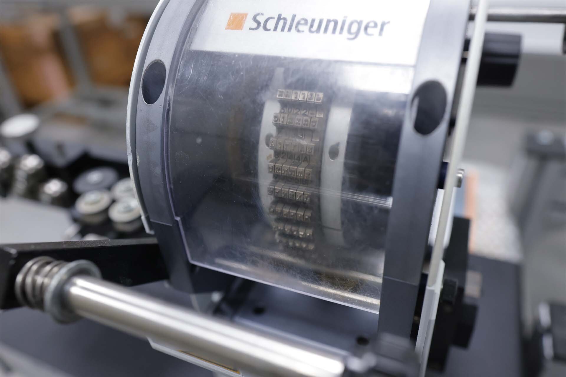 사진 사용됨 SCHLEUNIGER EcoStrip 9300 판매용