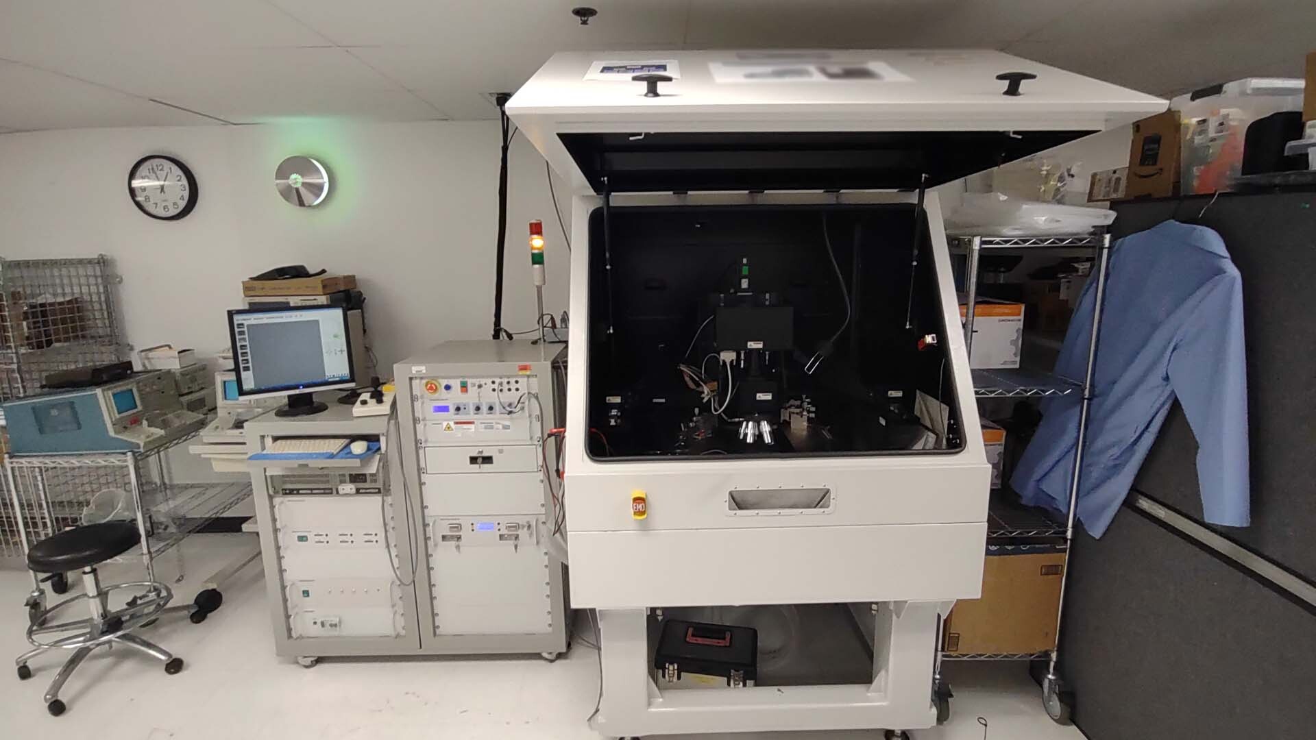 Photo Used SEMICAPS SOM/PEM 1100 For Sale