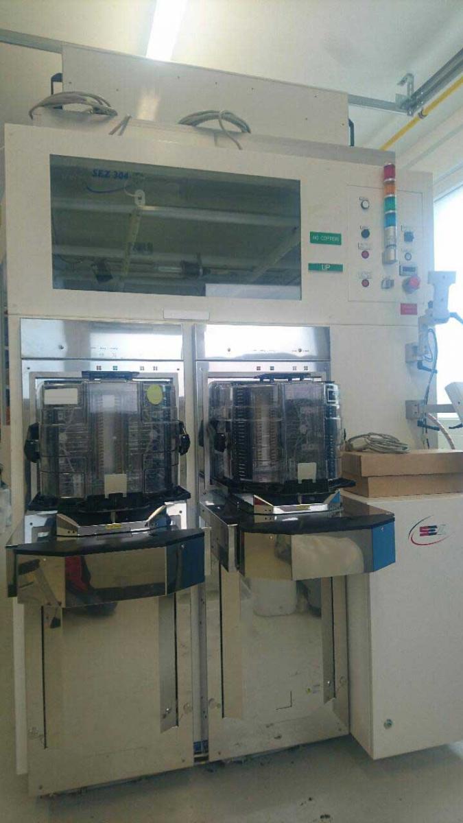 Photo Used SEZ / LAM RESEARCH SP 304 For Sale