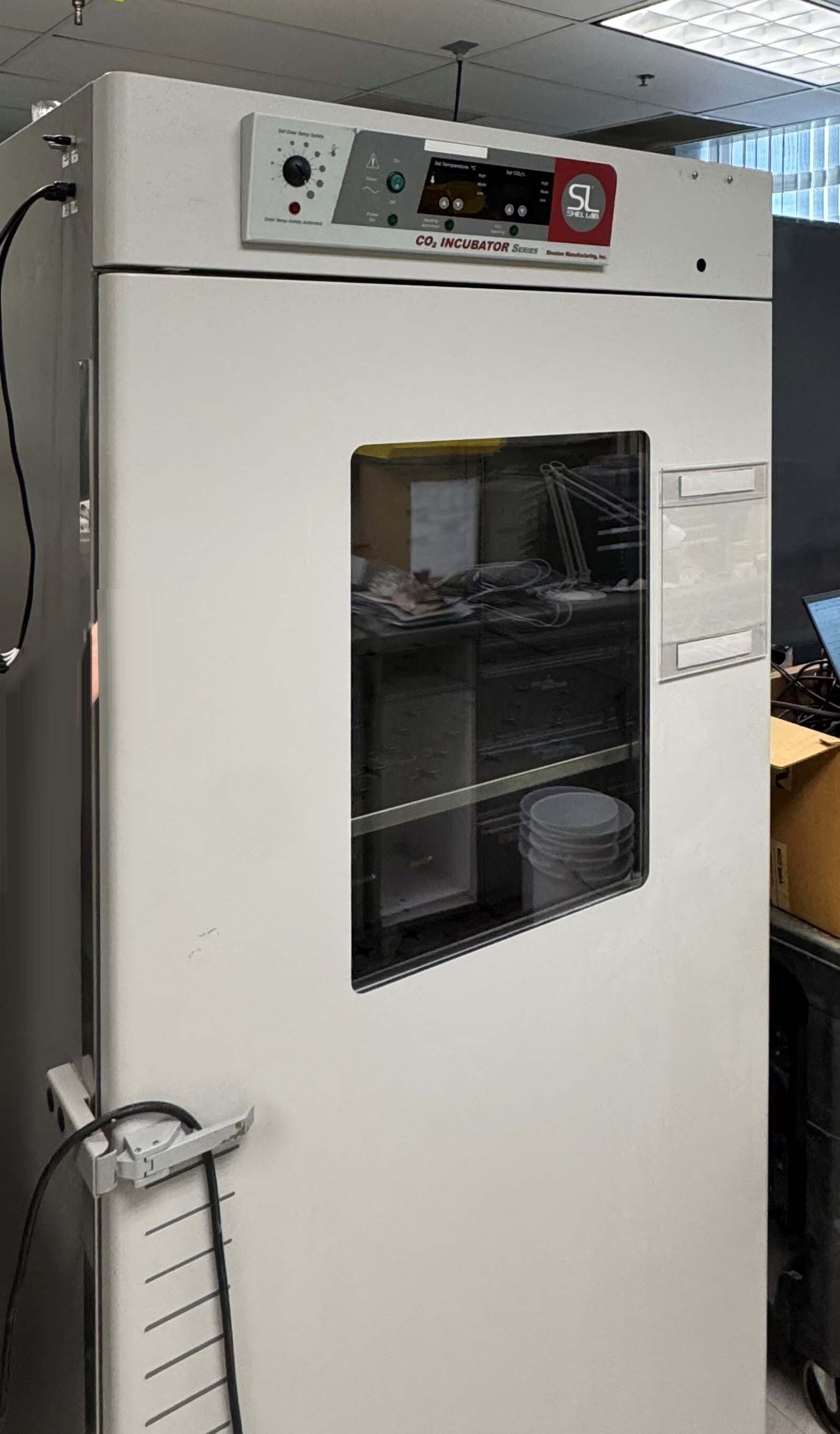 Photo Used SHELDON / VWR 2428-ZZMFG For Sale