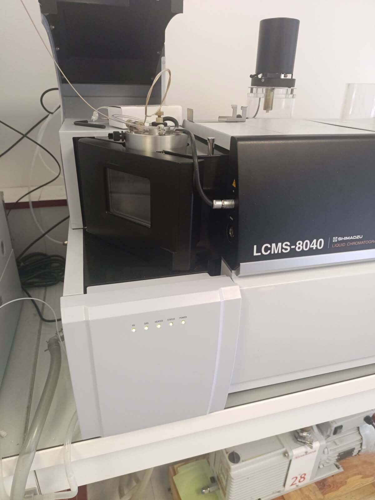 Photo Used SHIMADZU 8040 For Sale