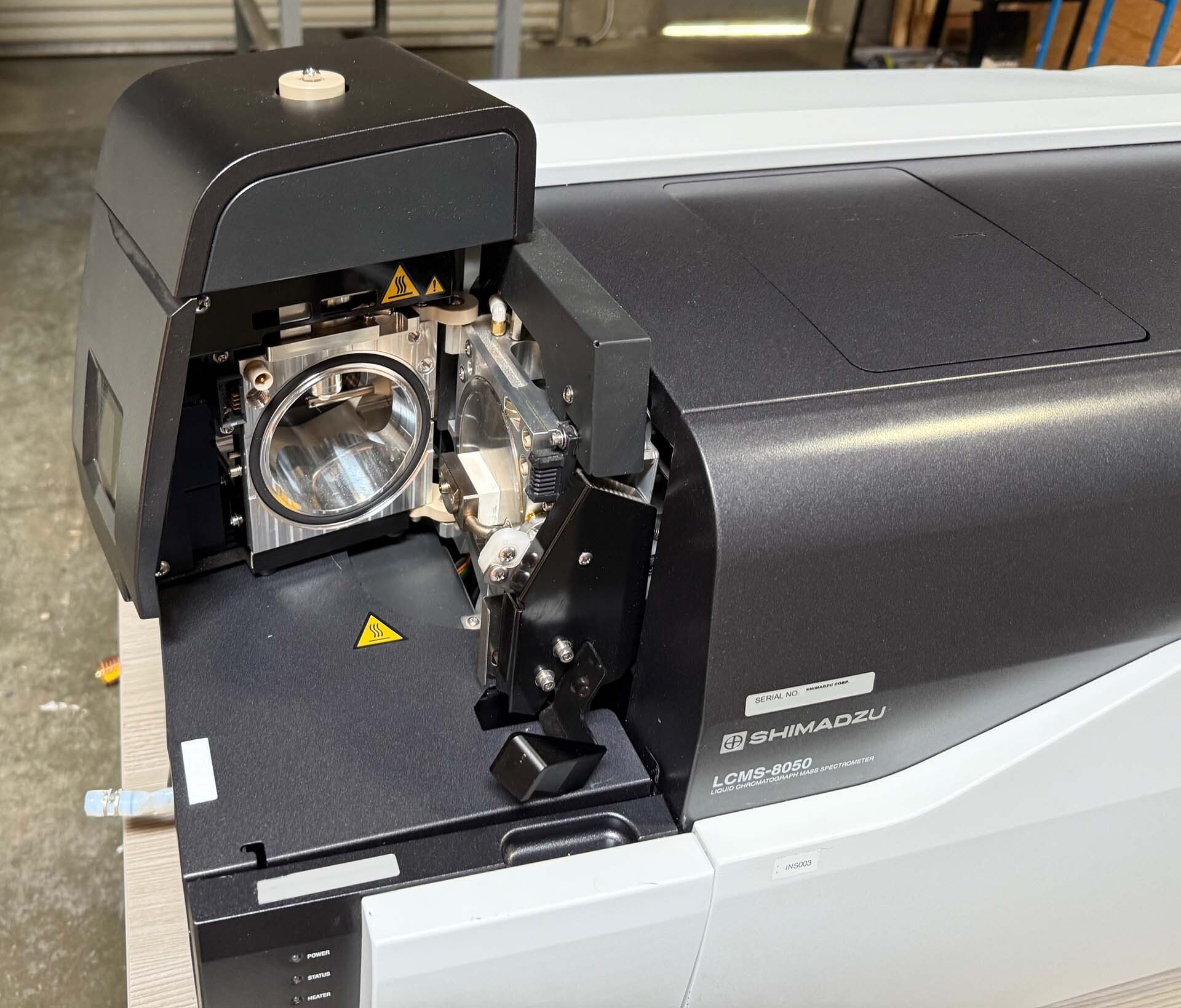 Photo Utilisé SHIMADZU 8060 À vendre